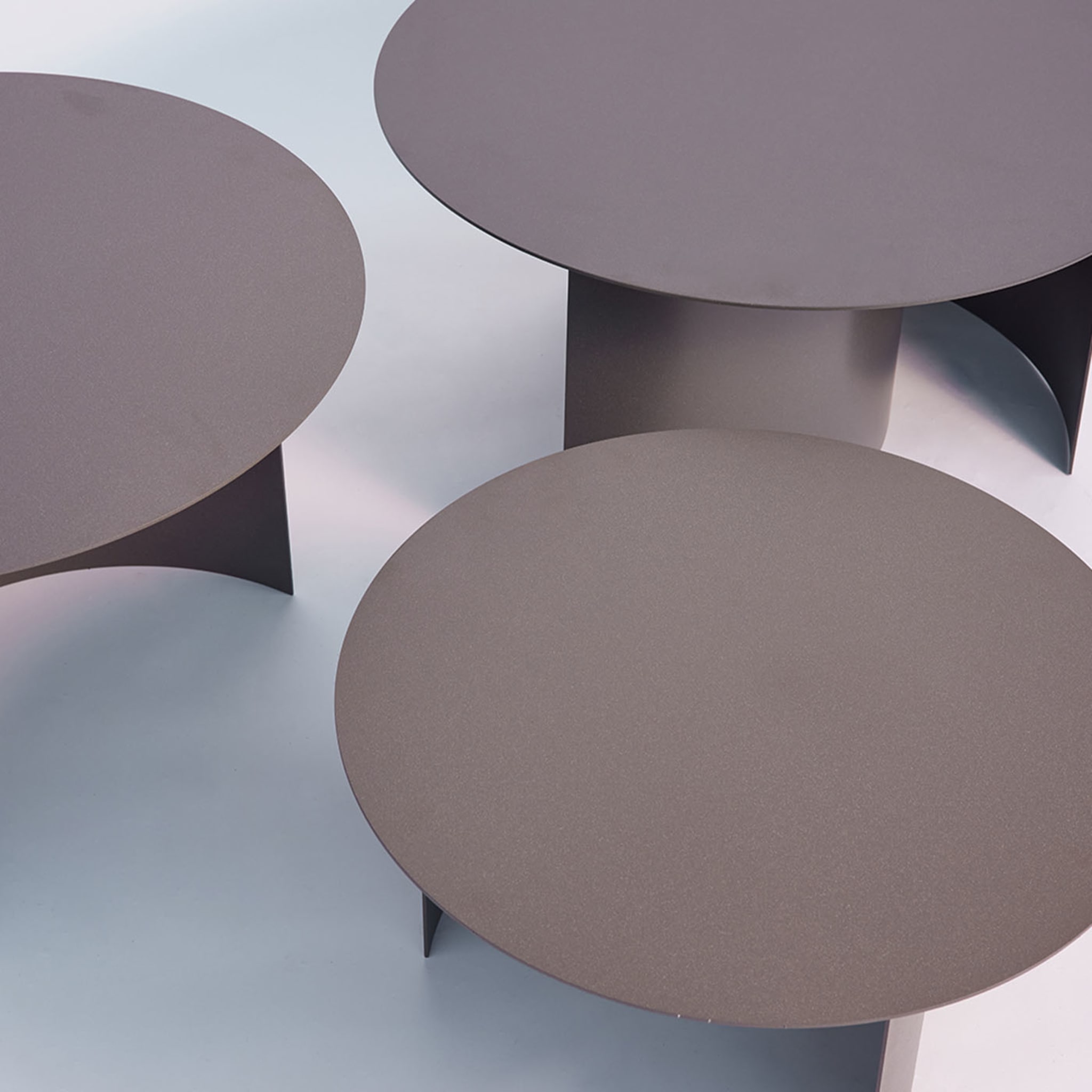 Libra Set of 3 Round Coffee Tables - Alternative view 1
