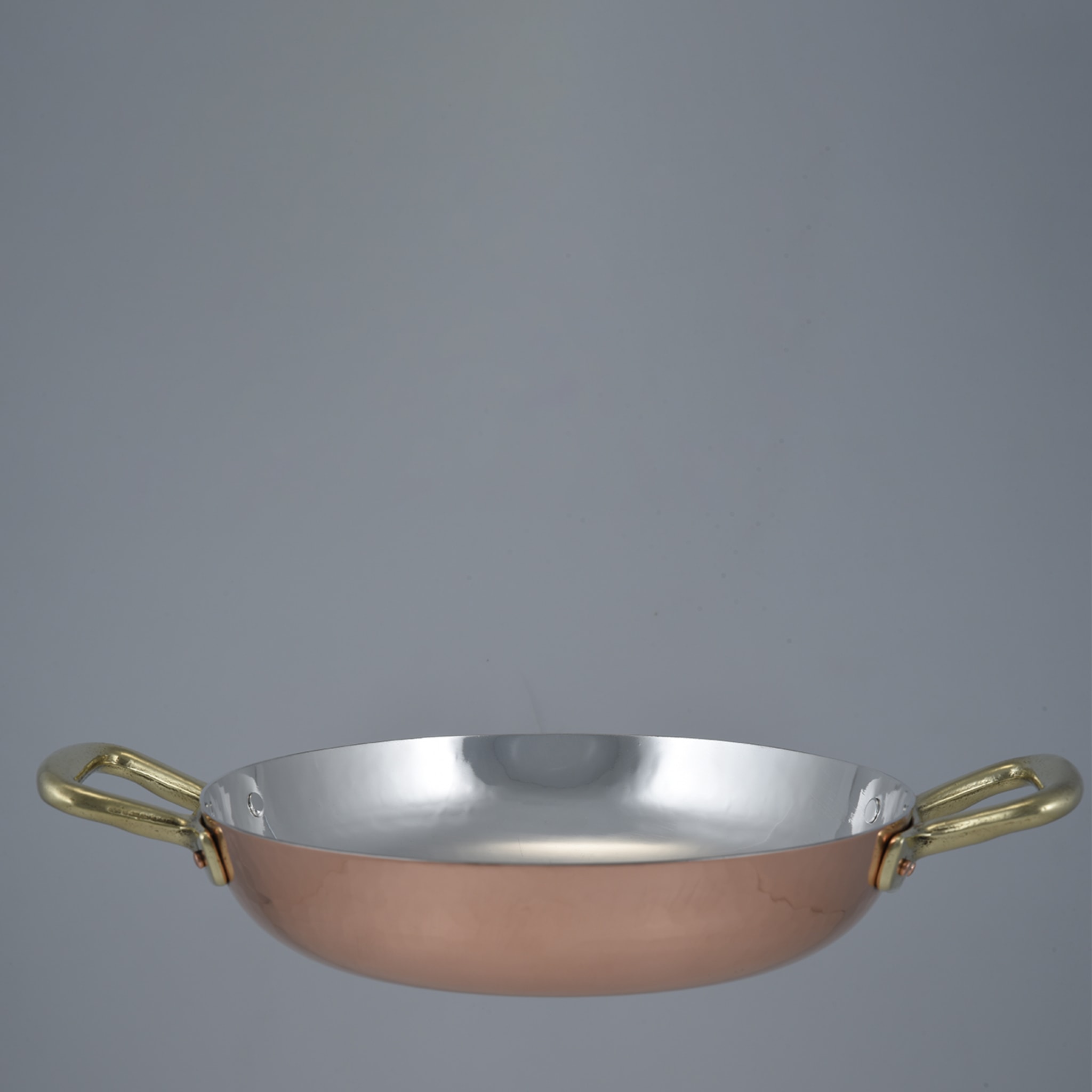 Silver lined 2-Handle Bulging Copper Pan with Lid - Alternative view 2