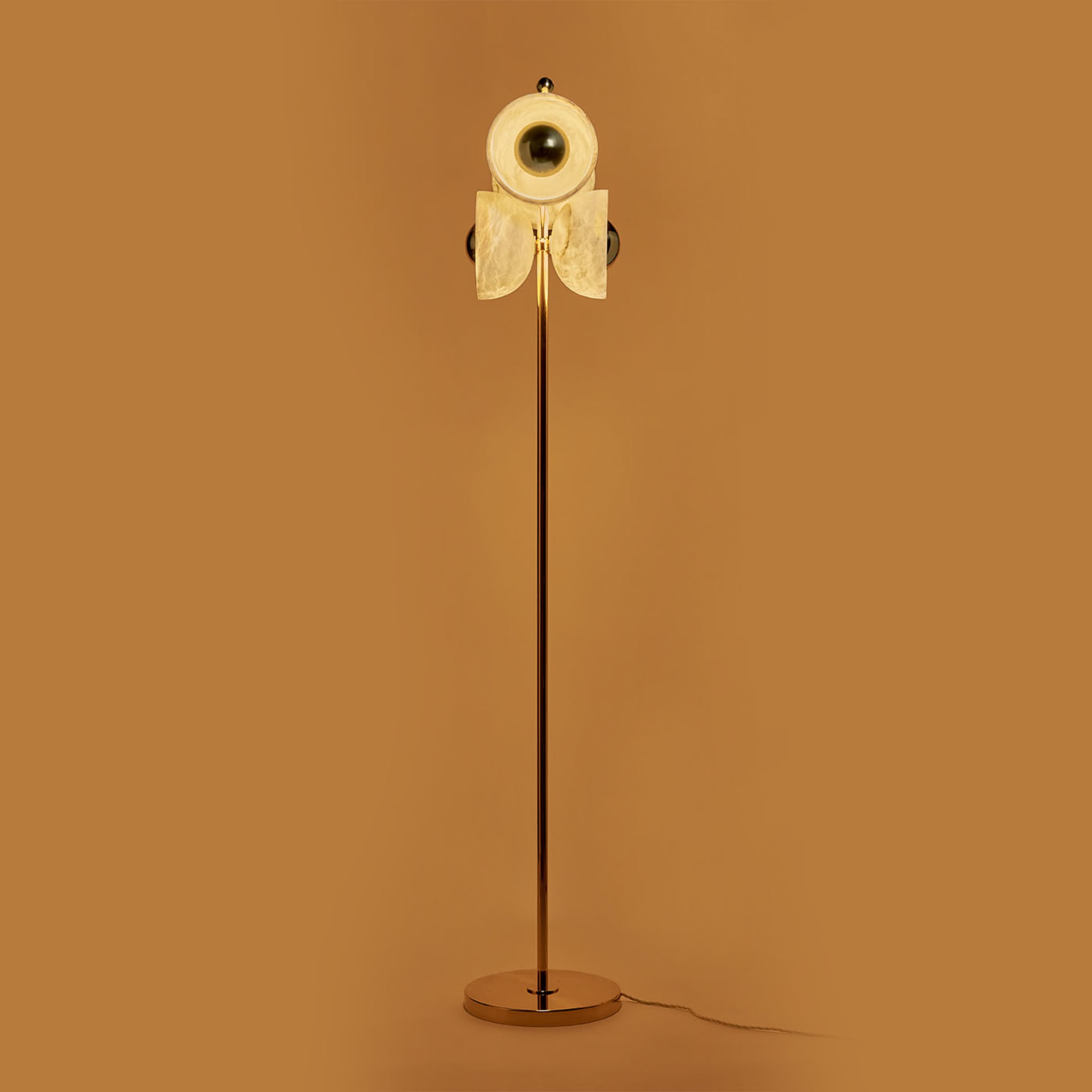 "Butterfly" Floor Lamp in Polished Brass and Alabaster - Alternative view 5