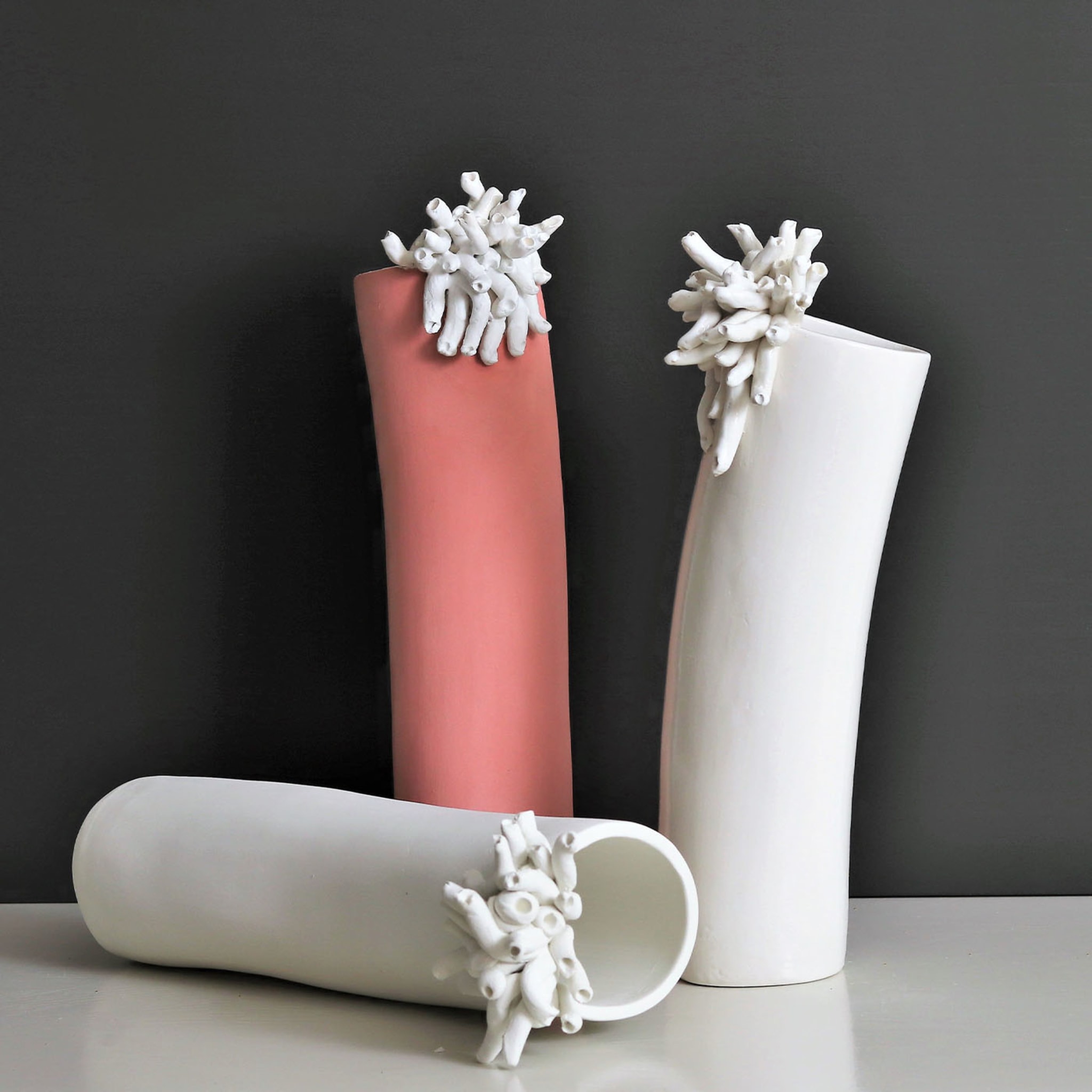 Anemoni Glossy White Vase - Alternative view 1