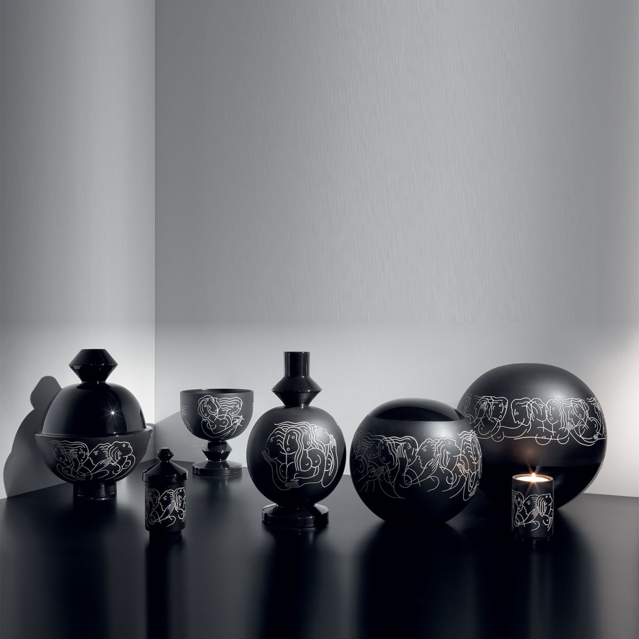 Vase noir Follia - Vue alternative 1