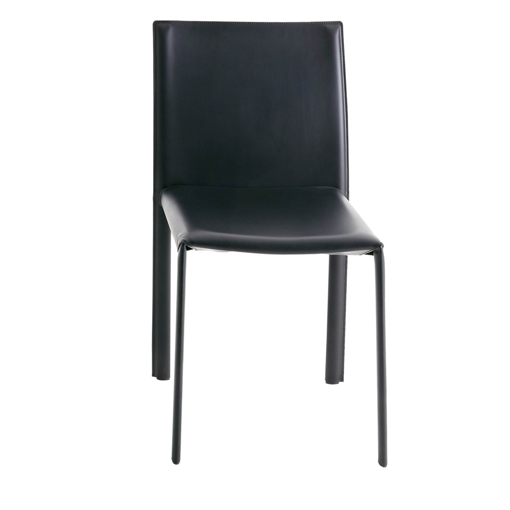 Chaise noire habillée par W. Colico - Vue principale