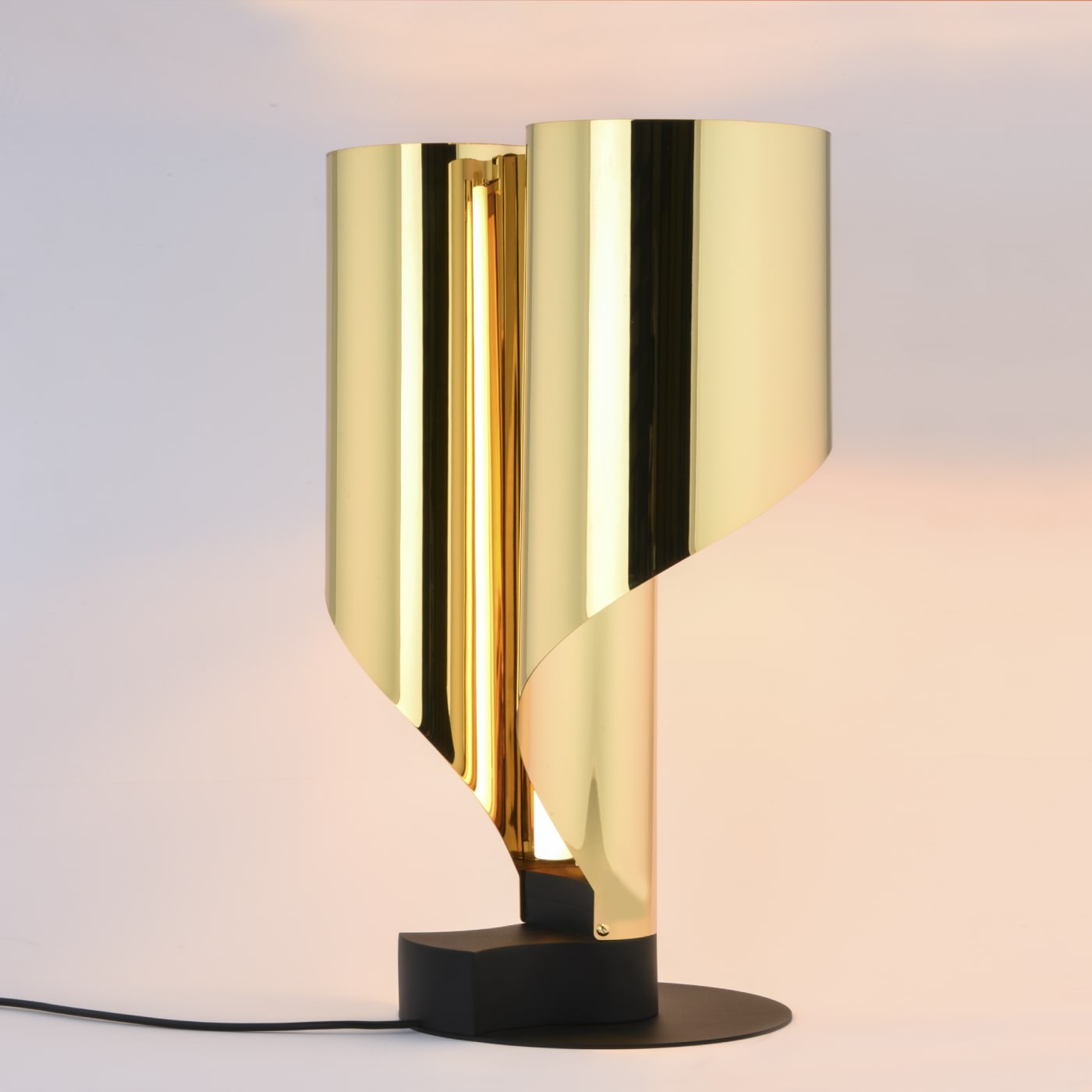 SPINNAKER Gold table lamp by Corsini Wiskemann - Codiceicona