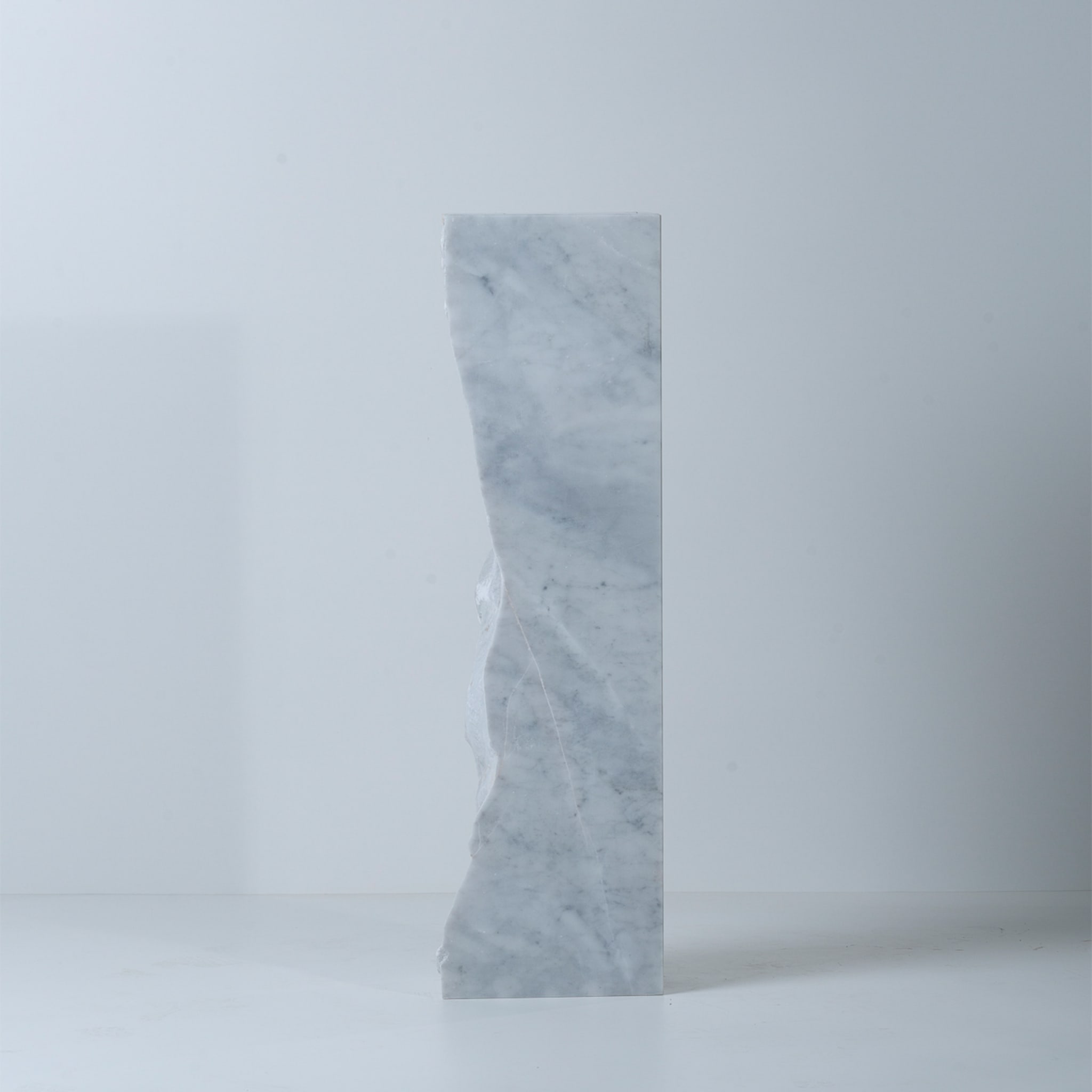Podium I Carrara Sculpture - Alternative view 1