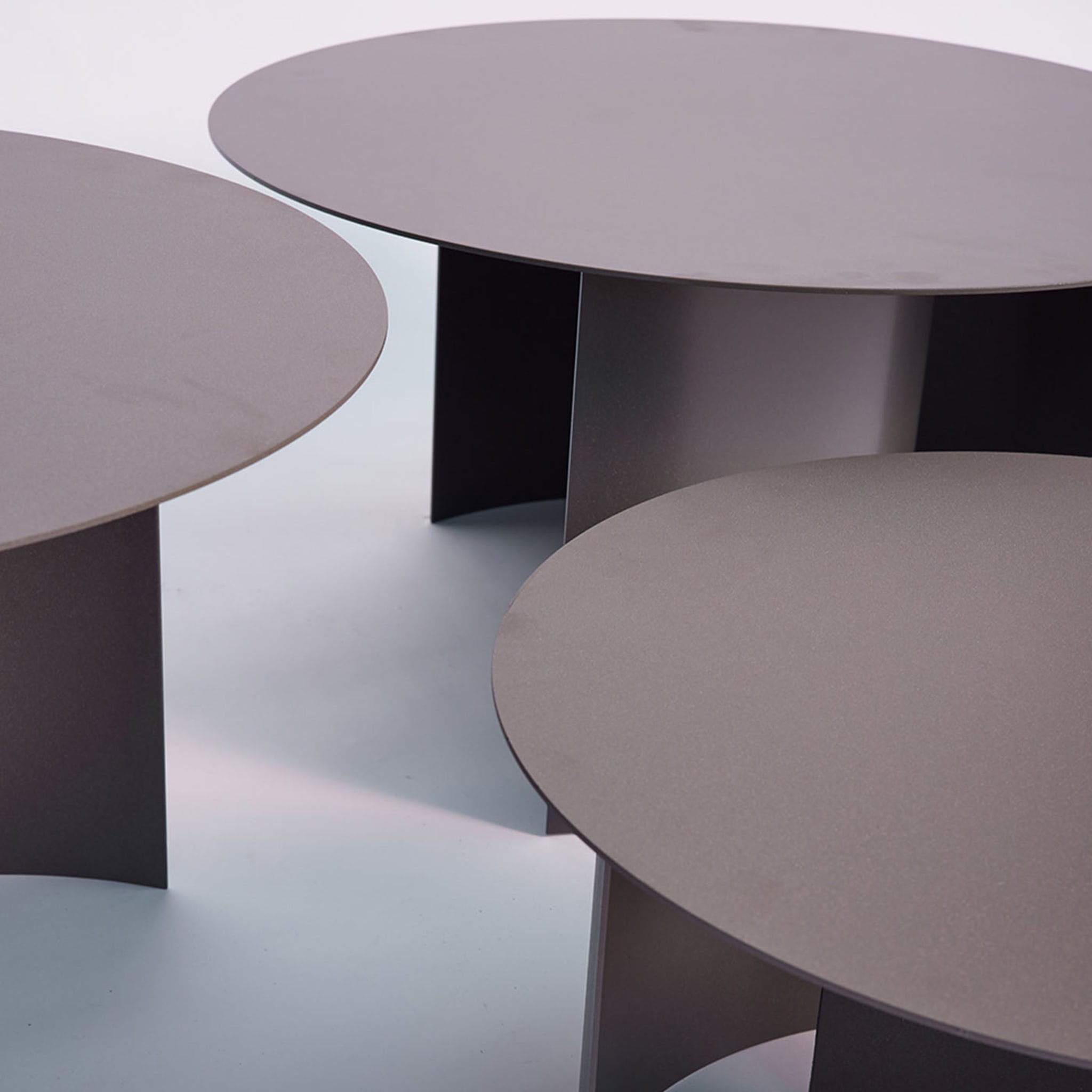 Libra Set of 3 Round Coffee Tables - Alternative view 2