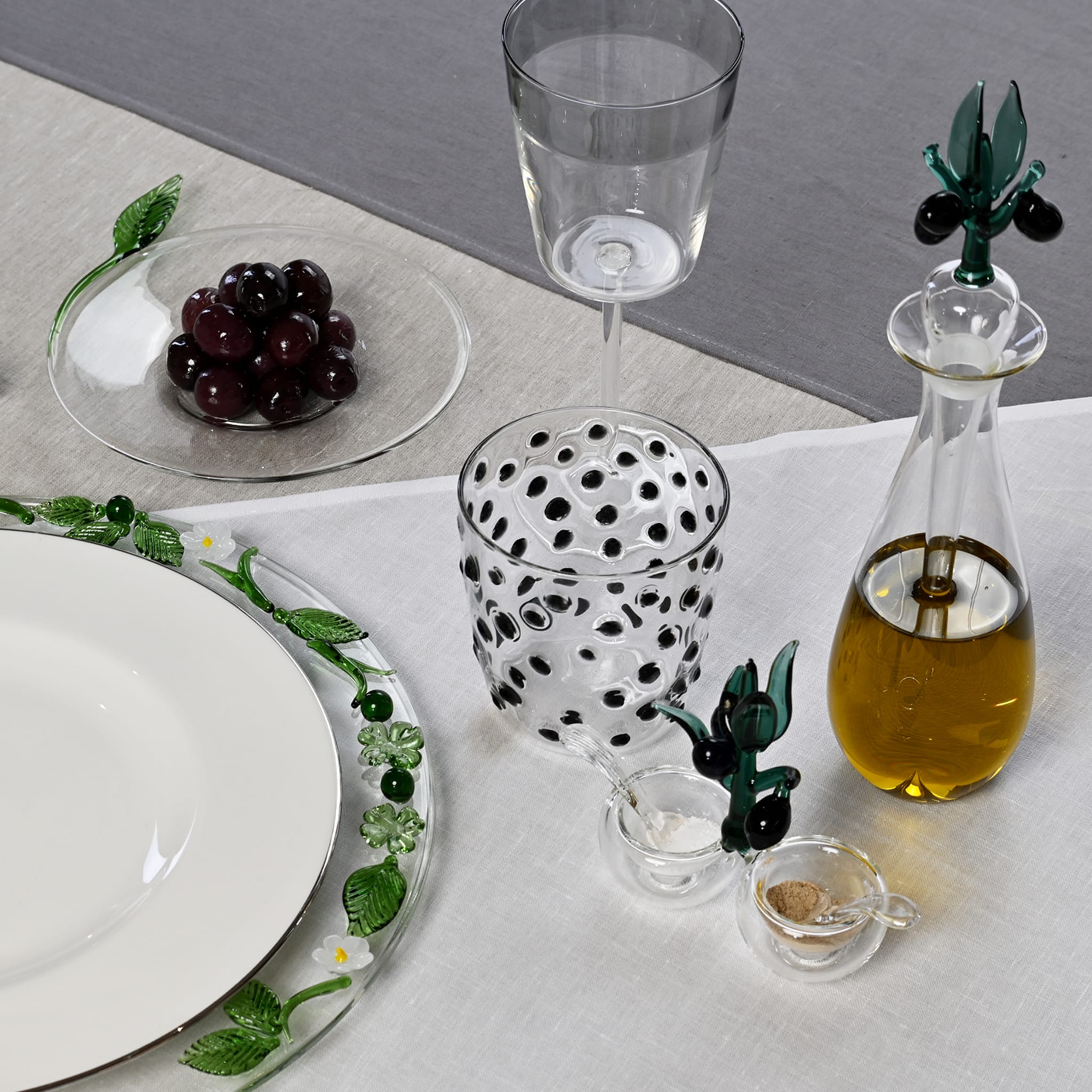 Portofino Handcrafted Olive Glass Salt&Pepper Set  - Alternative view 3