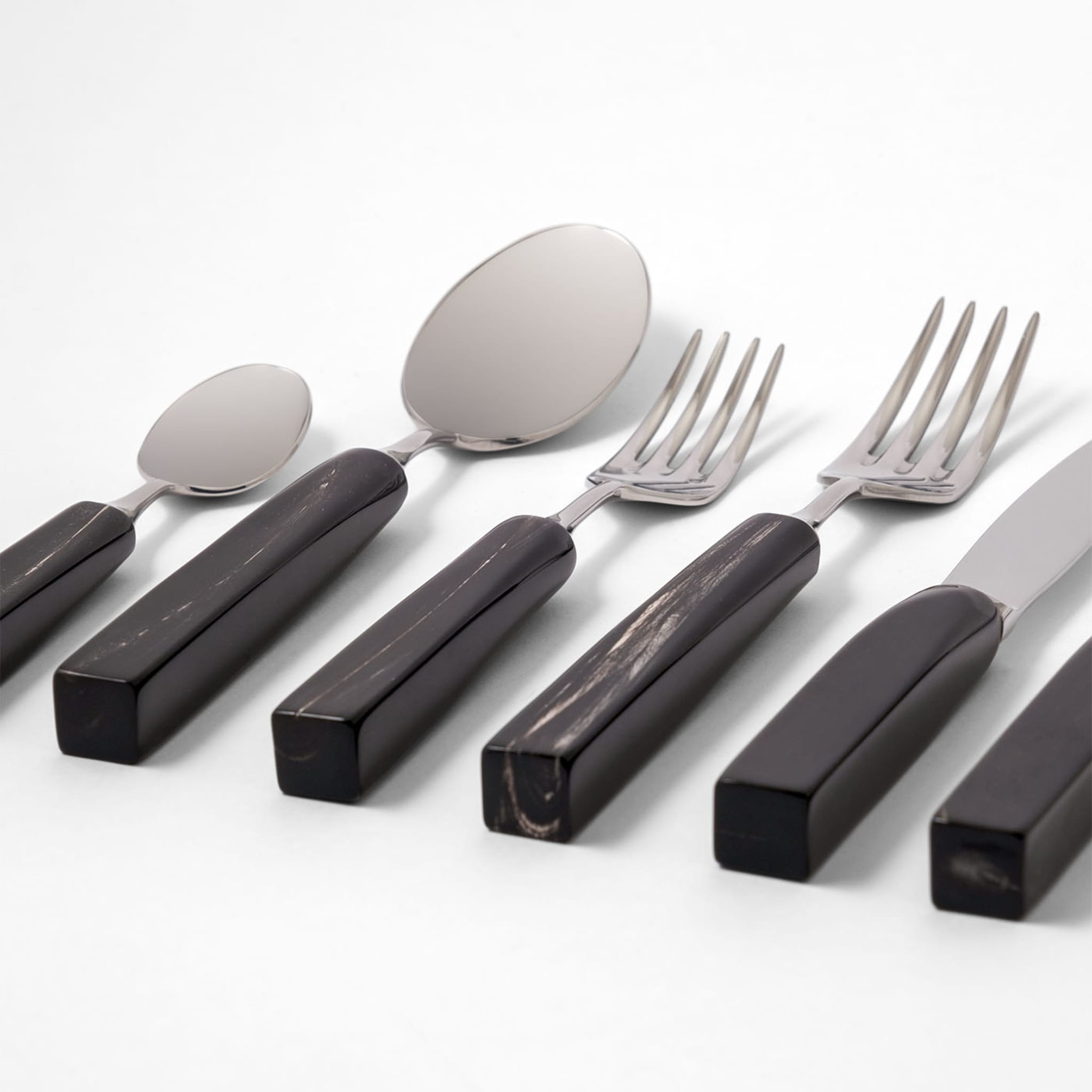 Metropolitan Table Cutlery Set - Alternative view 2