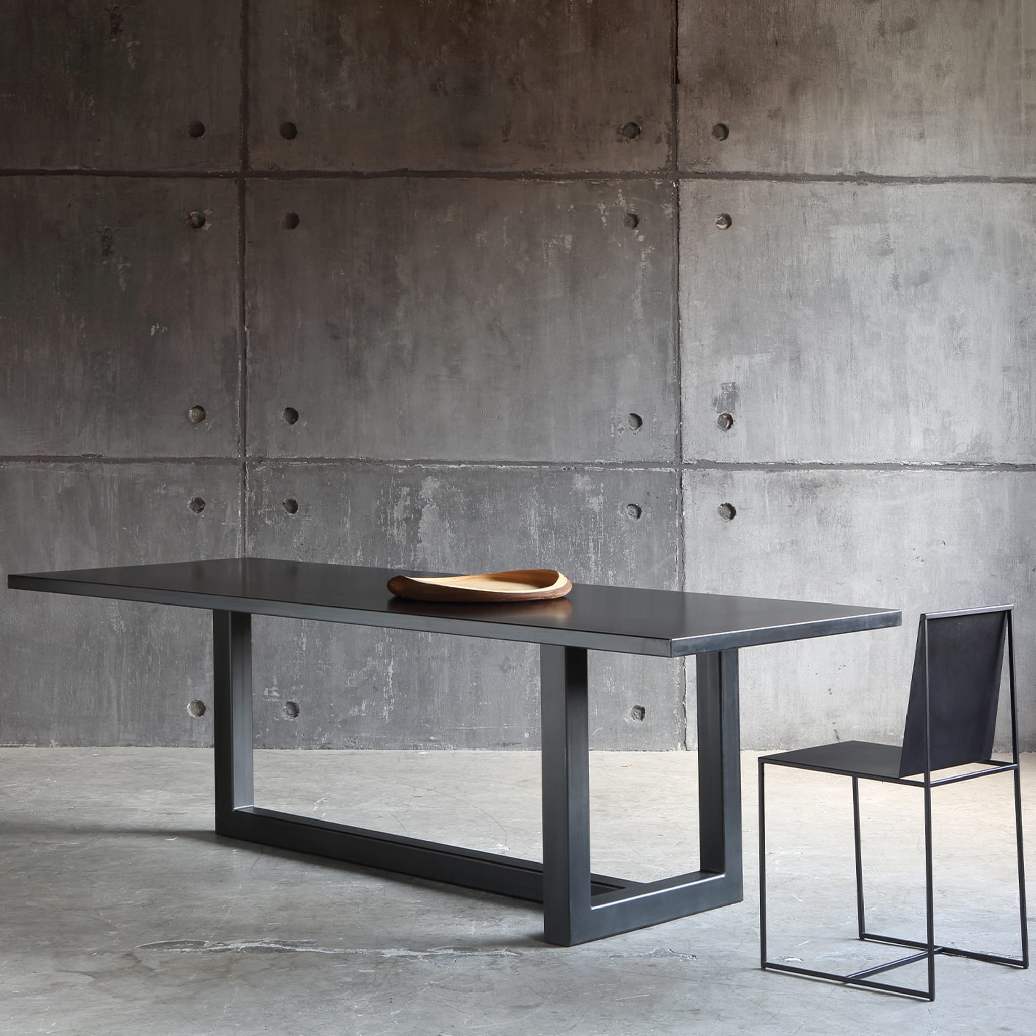 Augustin Dining Table by Maurizio Peregalli - Alternative view 2
