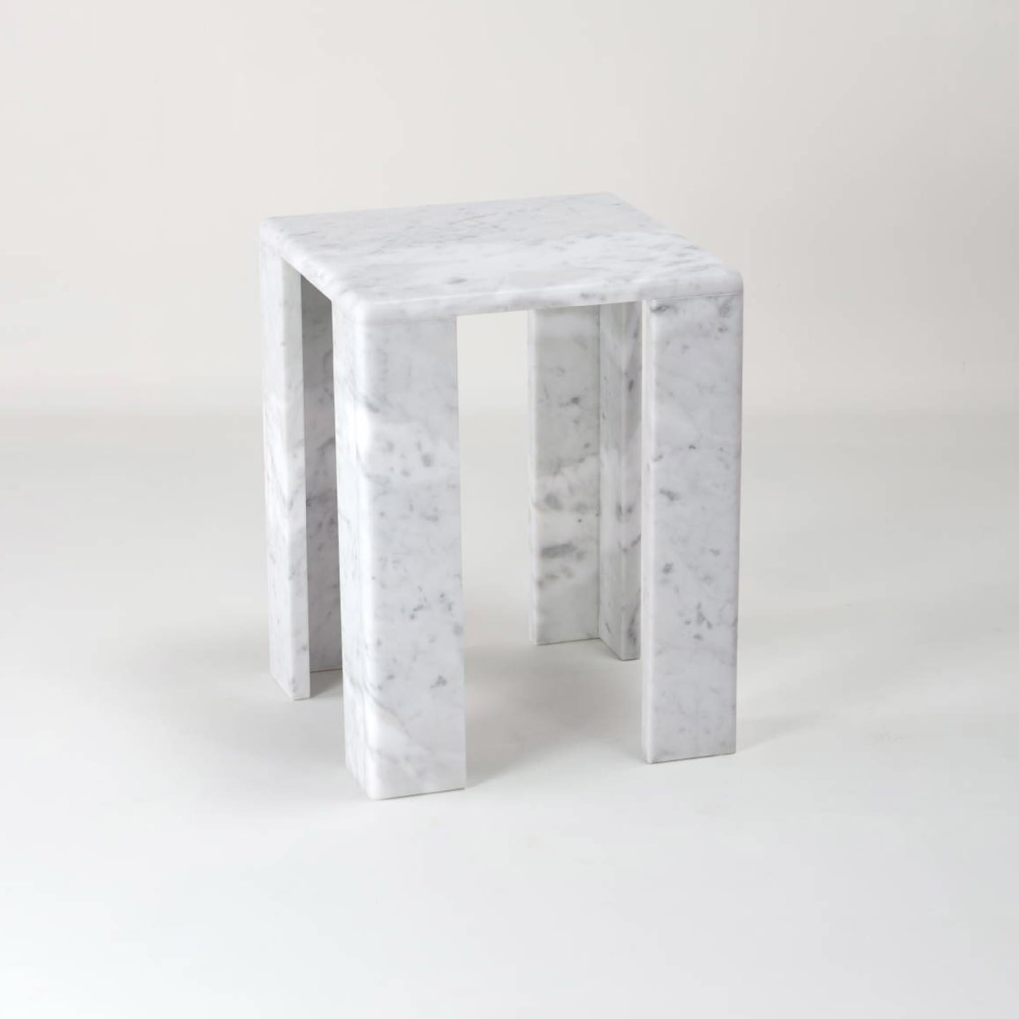 ChunkY02 Table d'appoint en marbre de Carrare - Vue alternative 1