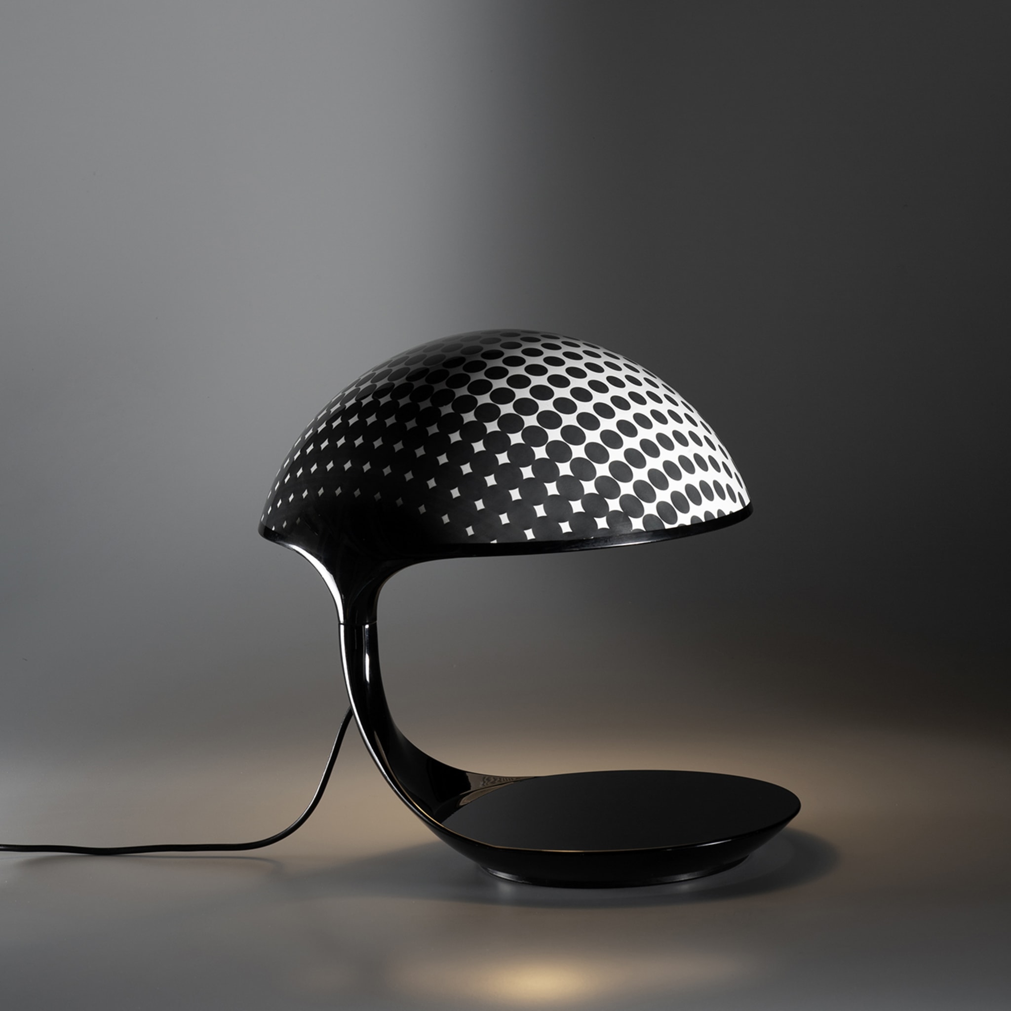 Cobra Textur Tischlampe von Brian Sironi - Alternative Ansicht 2