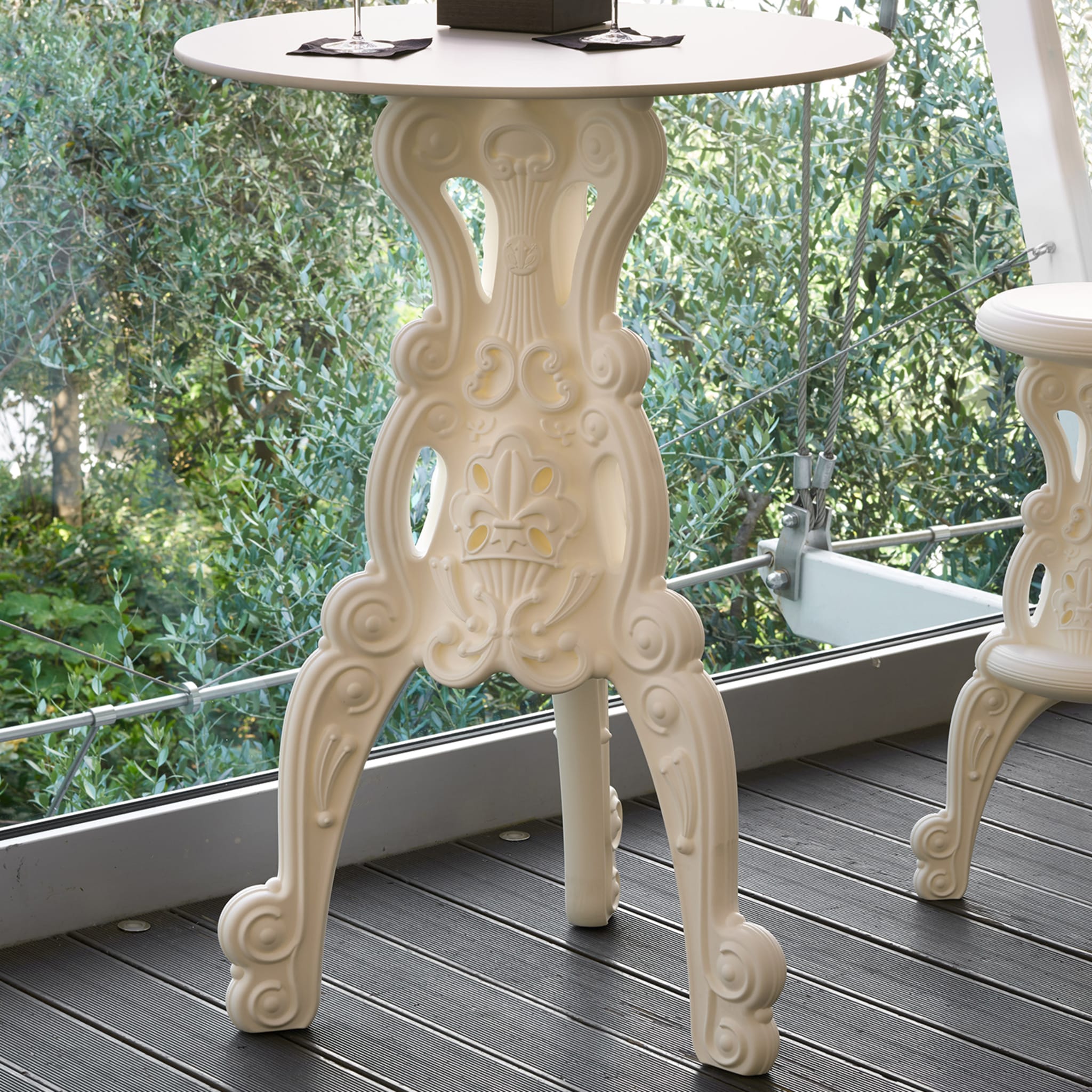 Master of Love White Bistro Table with Round Top - Alternative view 3
