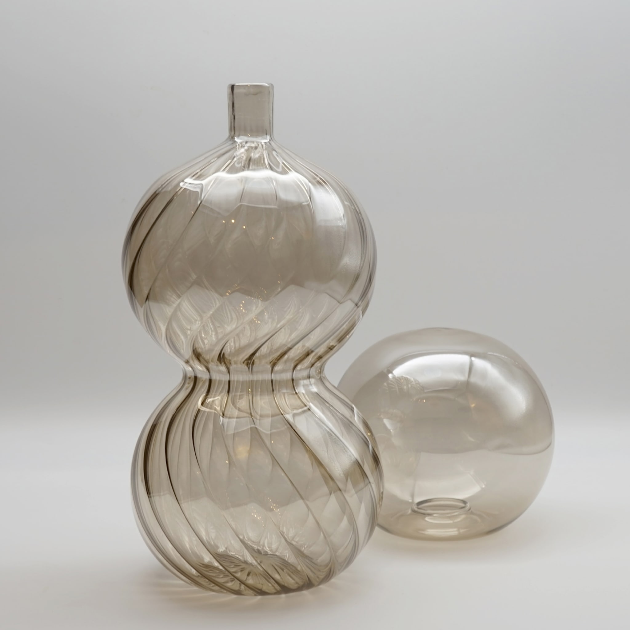 Calabaza Bottle with Lid - Alternative view 2