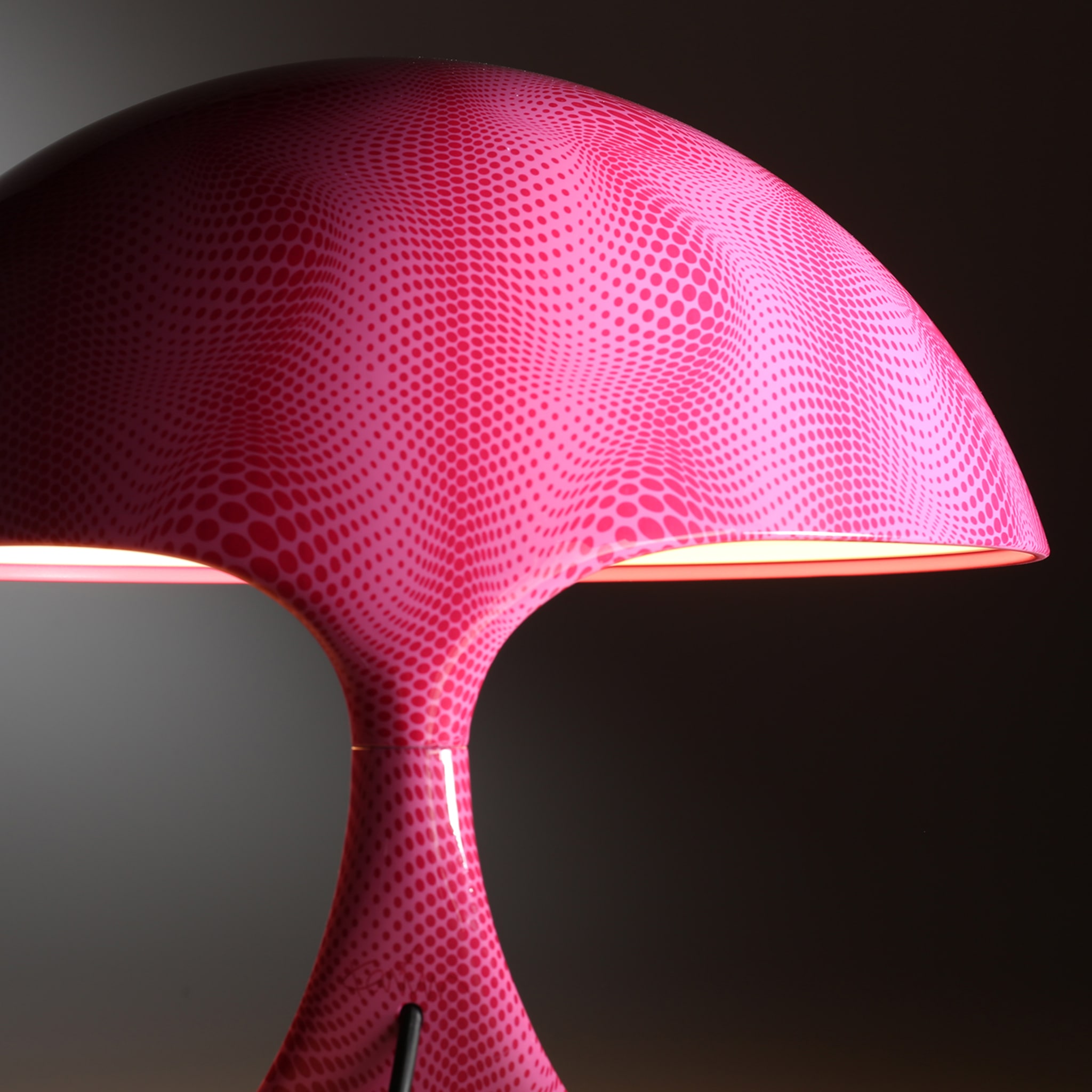 Cobra Texture Dotted Pink Table Lamp by Karim Rashid - Alternative view 1