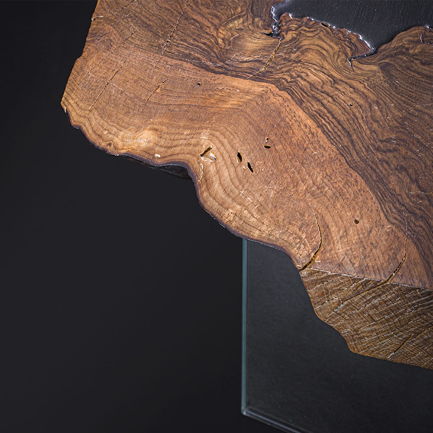 Walnut and resin side table - Bruno Spreafico