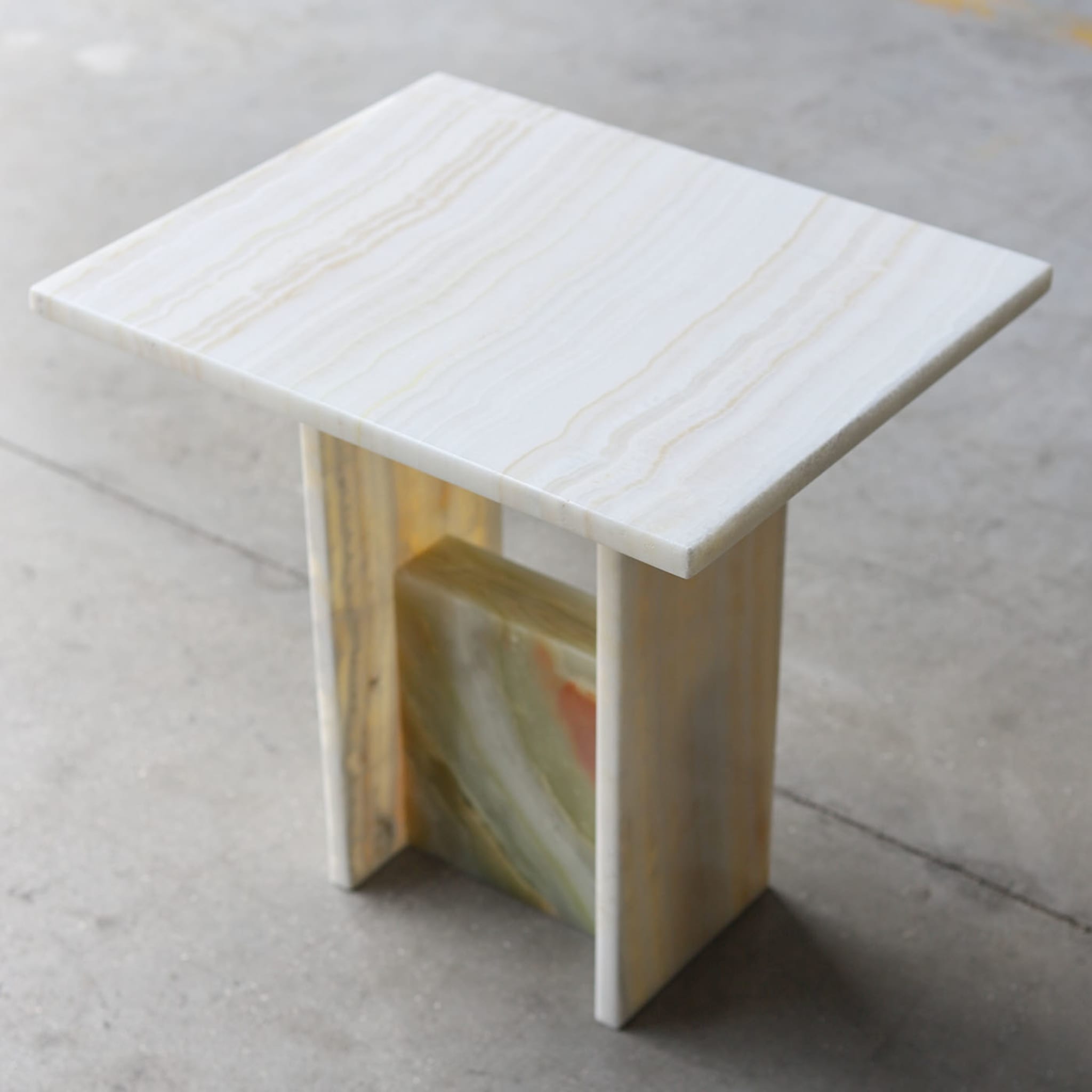 Tavolino in marmo Onyx Ivory - Vista alternativa 2