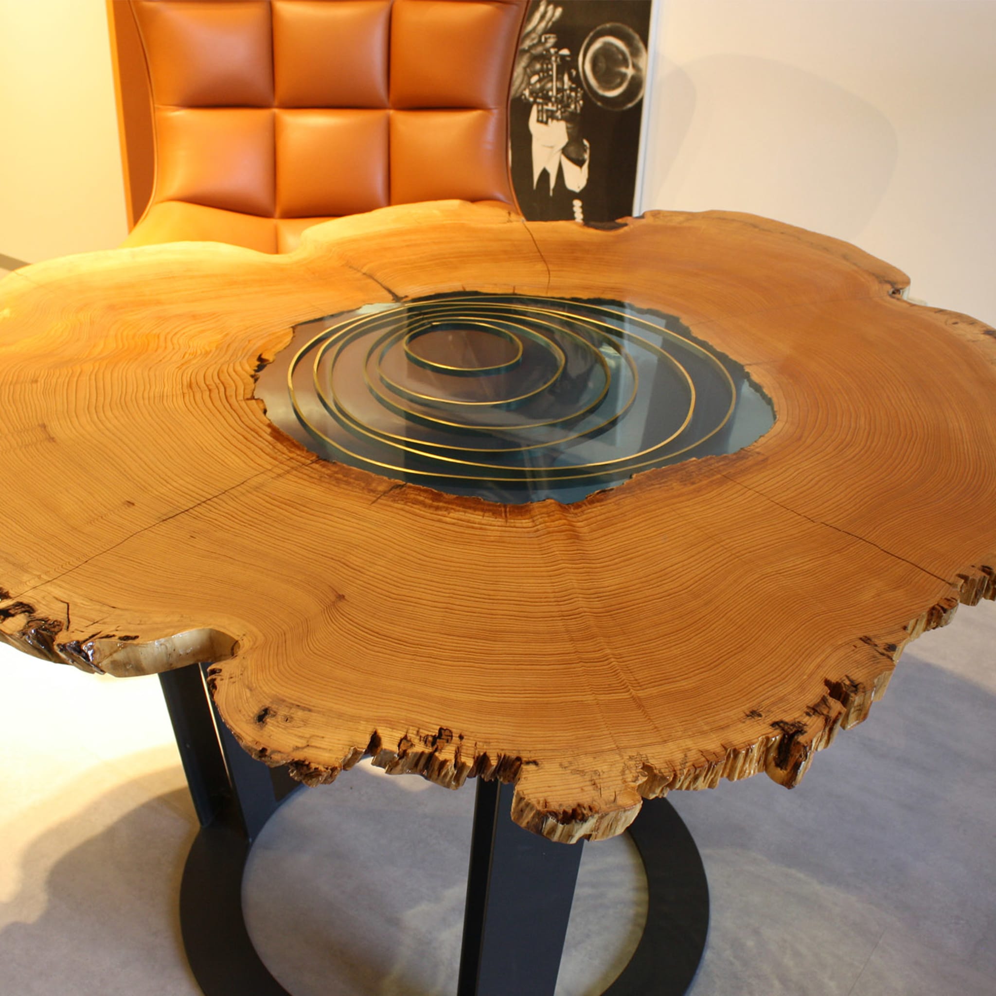 Cetro Round Coffee Table - Alternative view 1