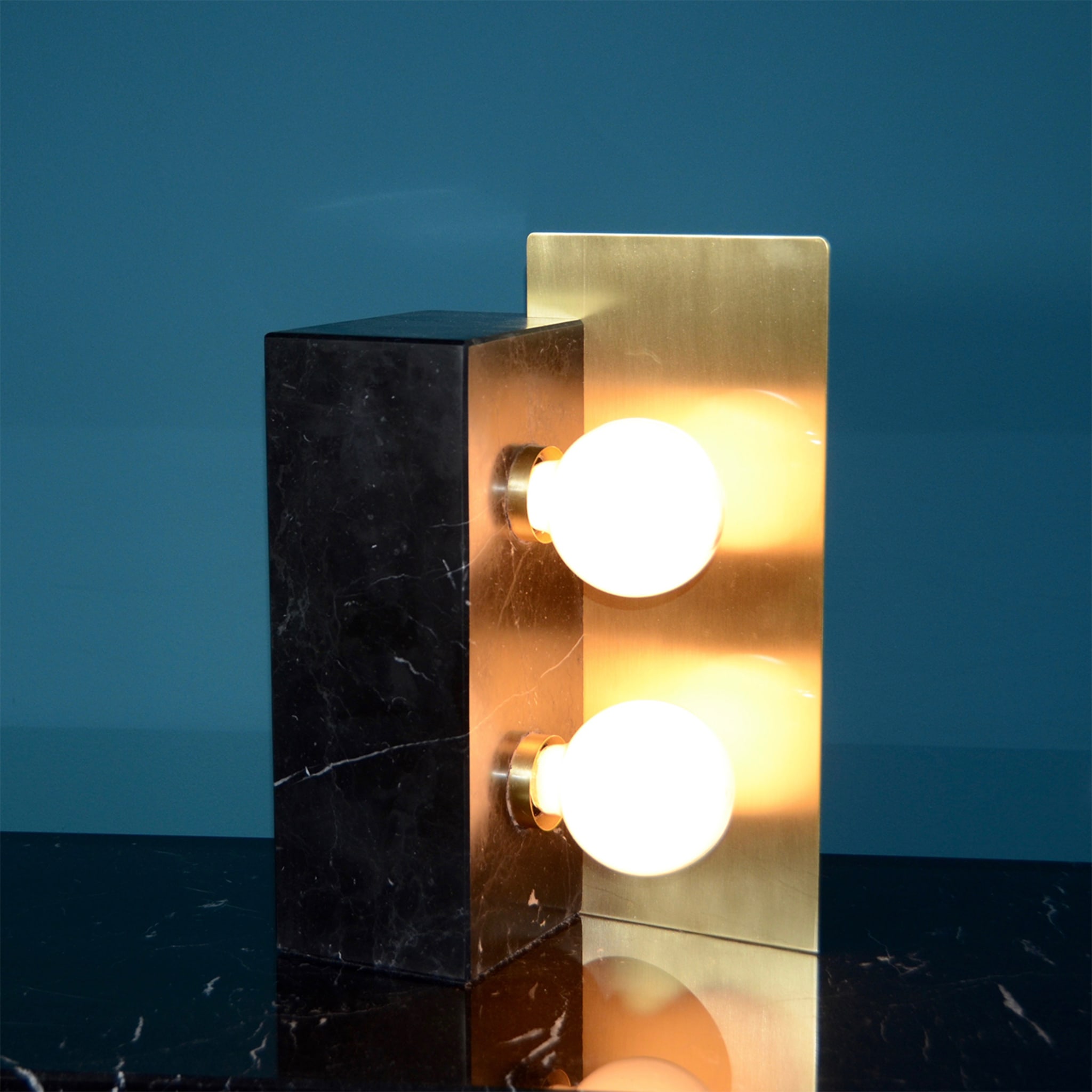 "Cubus" Table Lamp in Satin Marquinha Marble and Satin Brass - Alternative view 4