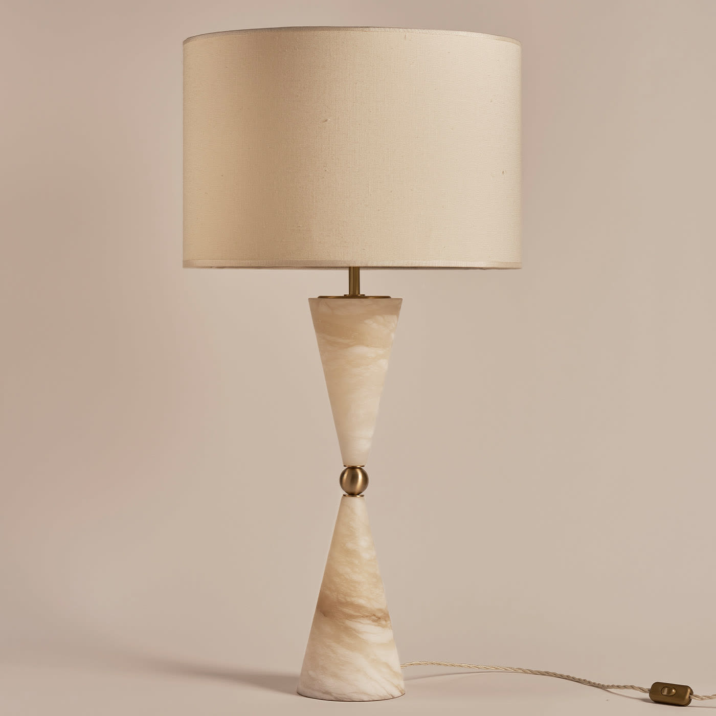 Silhouette In Alabaster and Brass Table Lamp - Matlight Milano