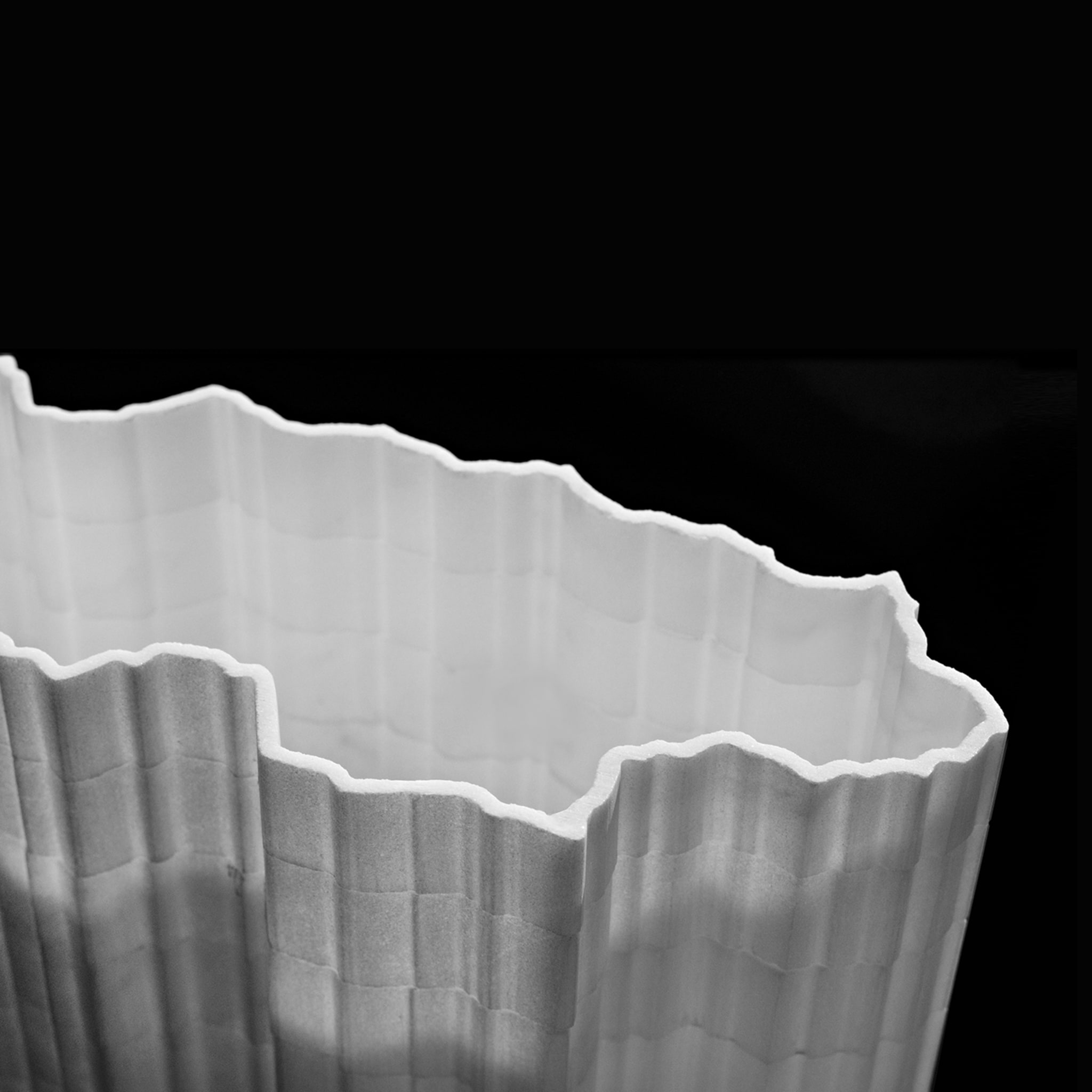 Stripes Vase White Carrara Marble by Paolo Ulian - Alternative view 2