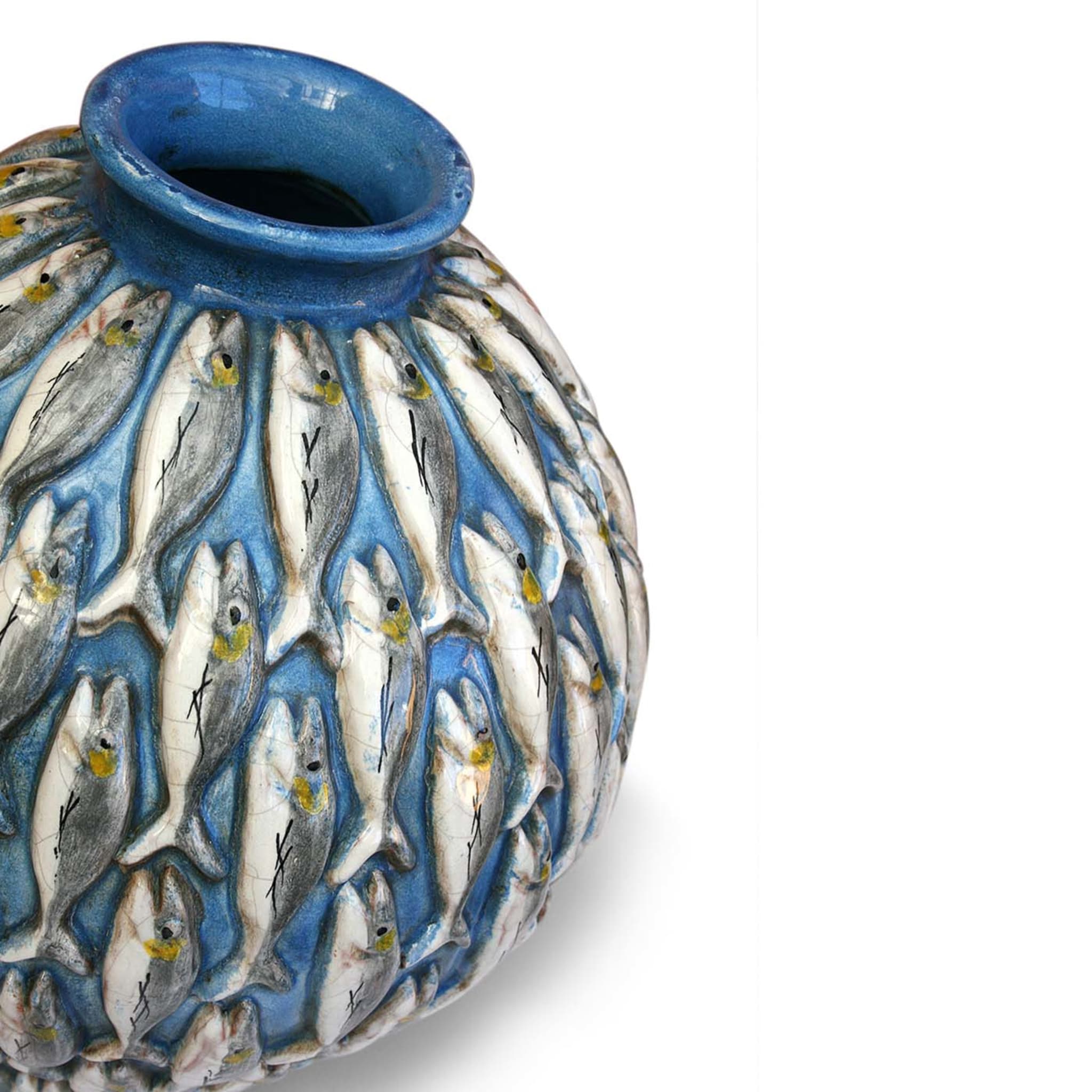 Vertical Fish Vase - Alternative view 3