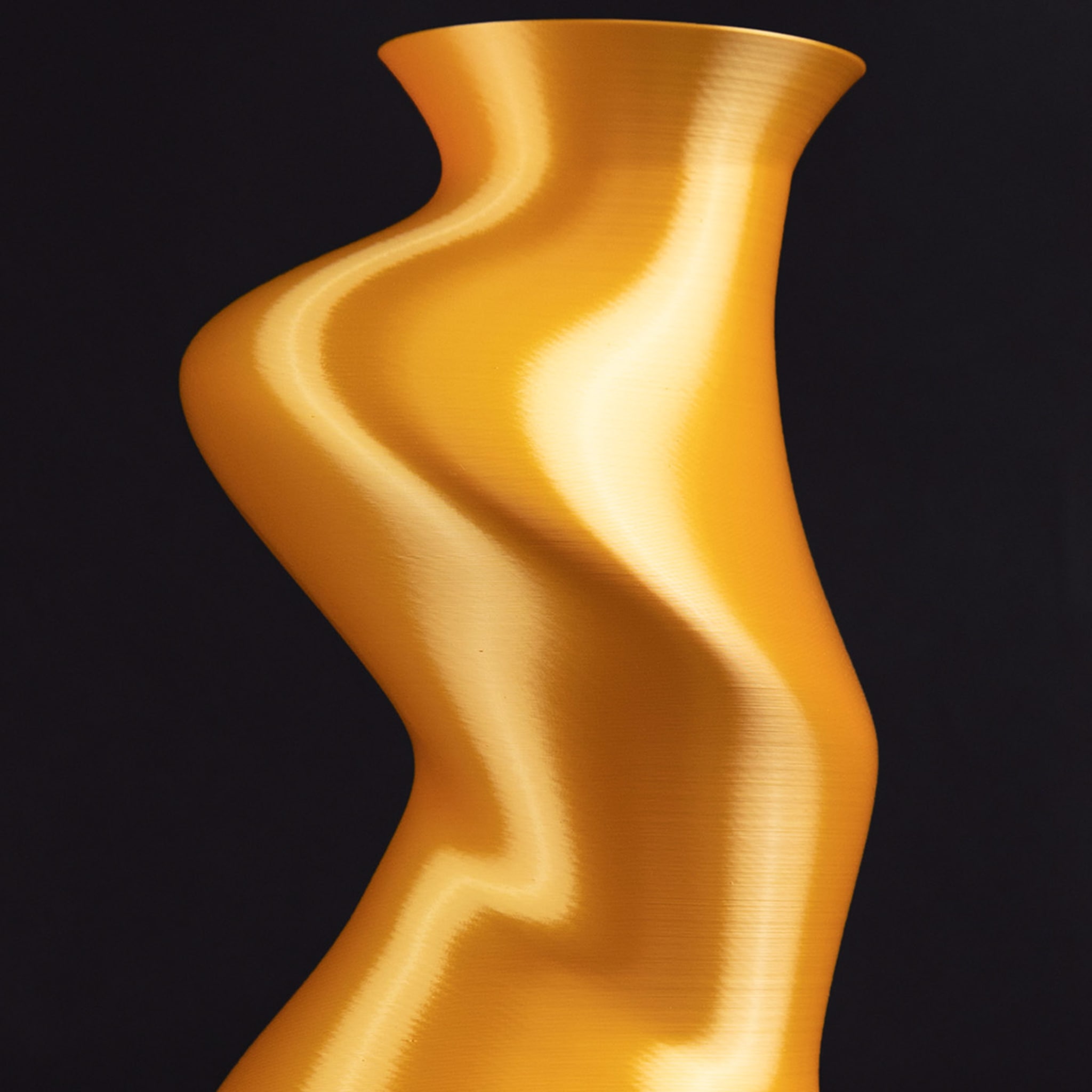 Vega Golden Vase-Sculpture  - Alternative view 4