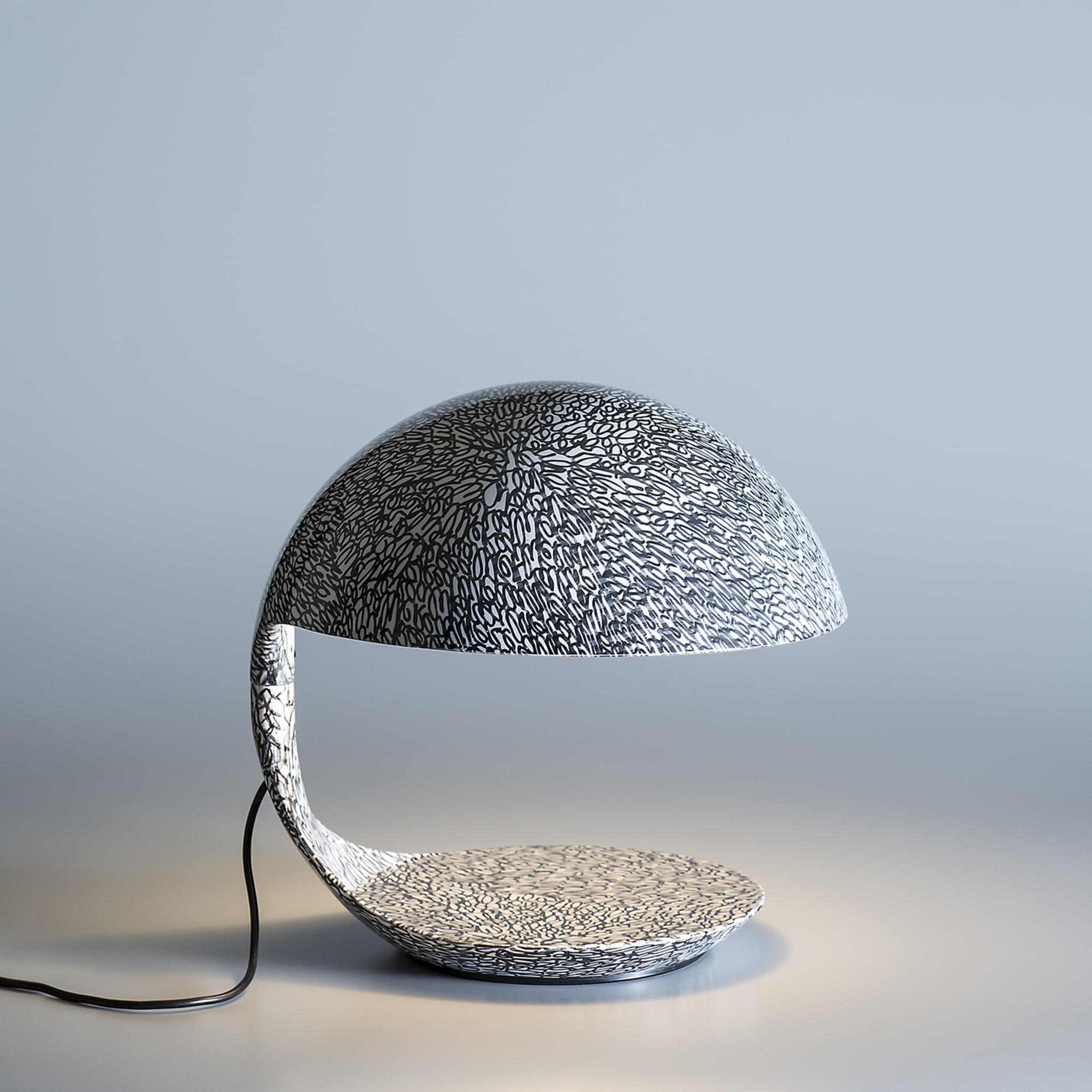 Cobra Texture Black-And-White Table Lamp by A. Femia & A. Simony - Alternative view 5