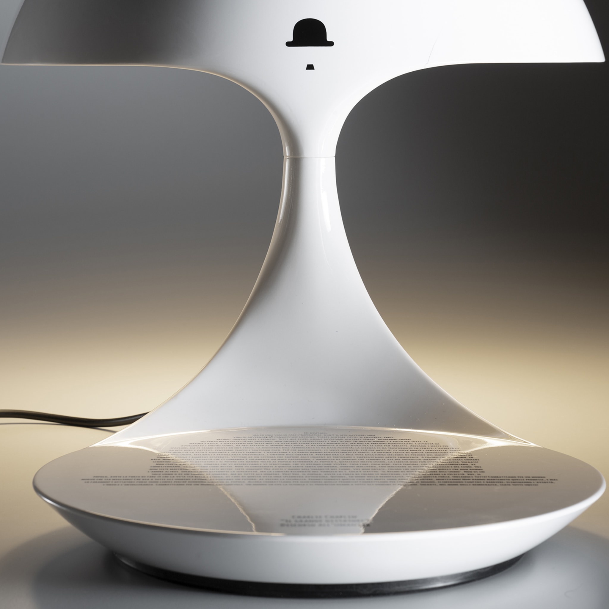 Cobra Texture White Table Lamp by Studiovo - Alternative view 1