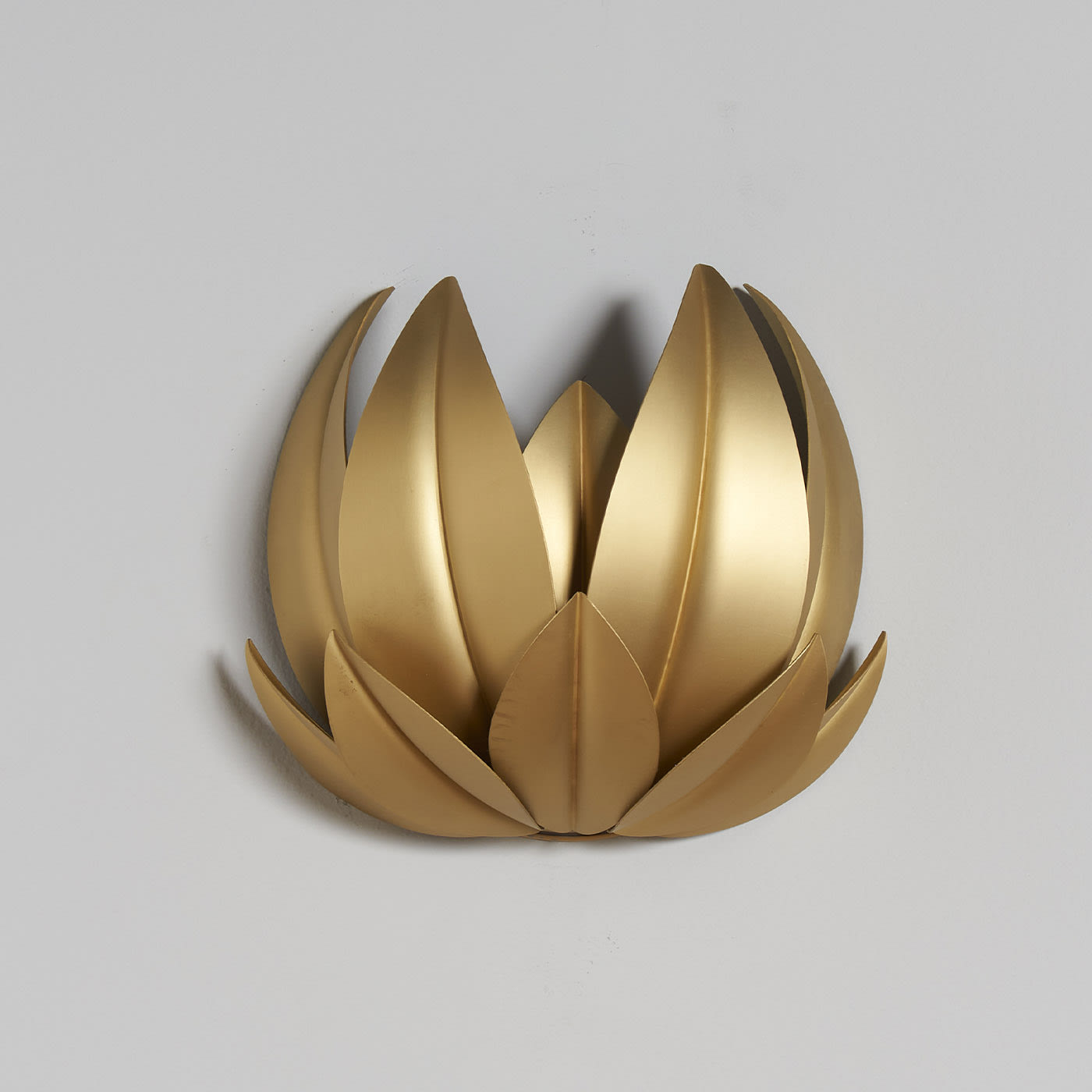 Leaves With Opaque Brass Finish Wall Sconce - Matlight Milano
