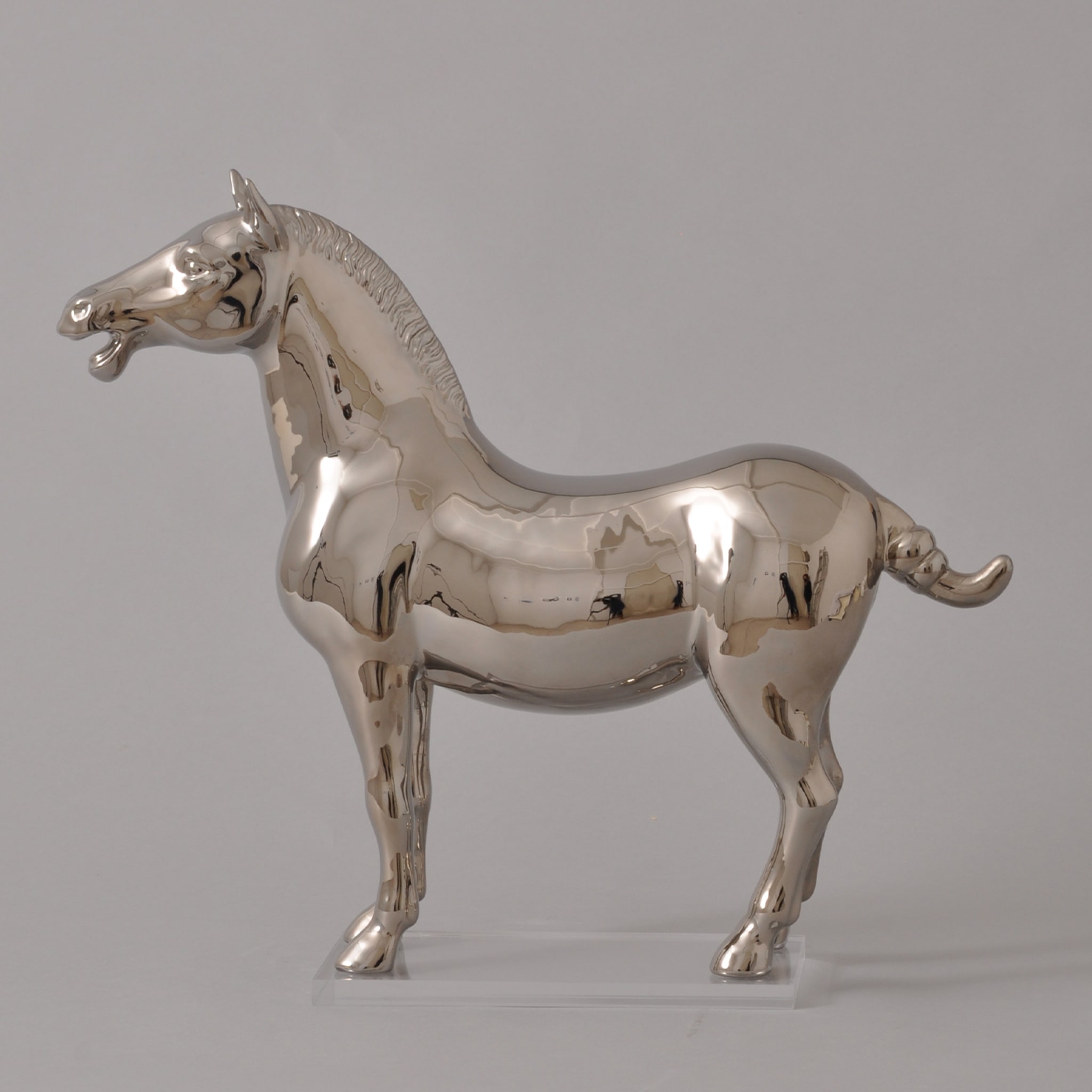 Estatuilla de caballo Nelson de platino - Vista alternativa 2