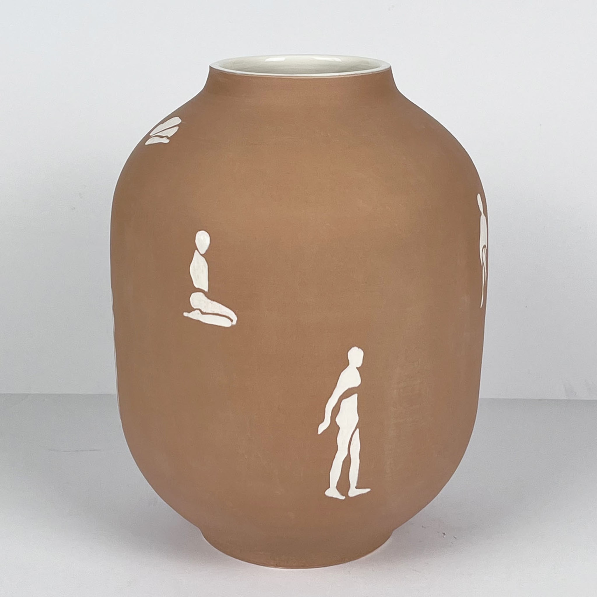 Vaso con Figure White and Beige Vase - Alternative view 3