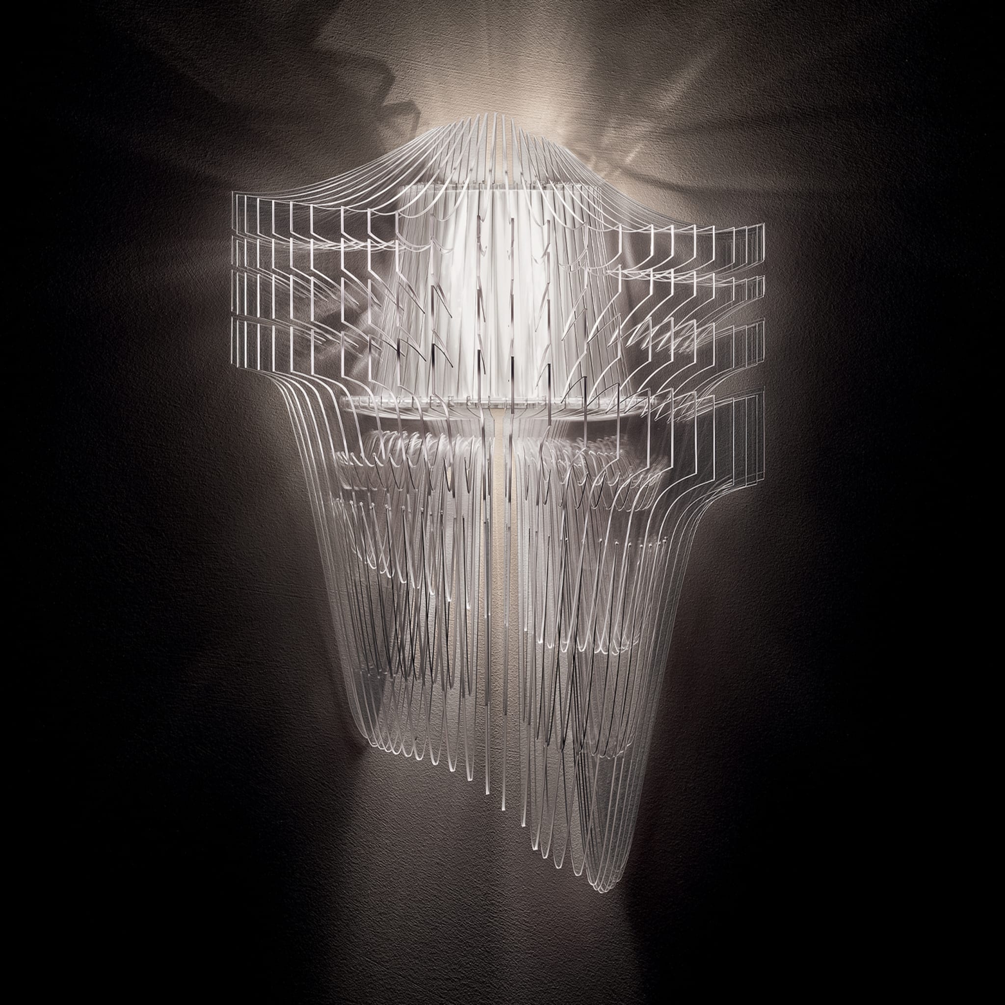 Aria Applique Transparent Wall Lamp by Zaha Hadid - Alternative view 1