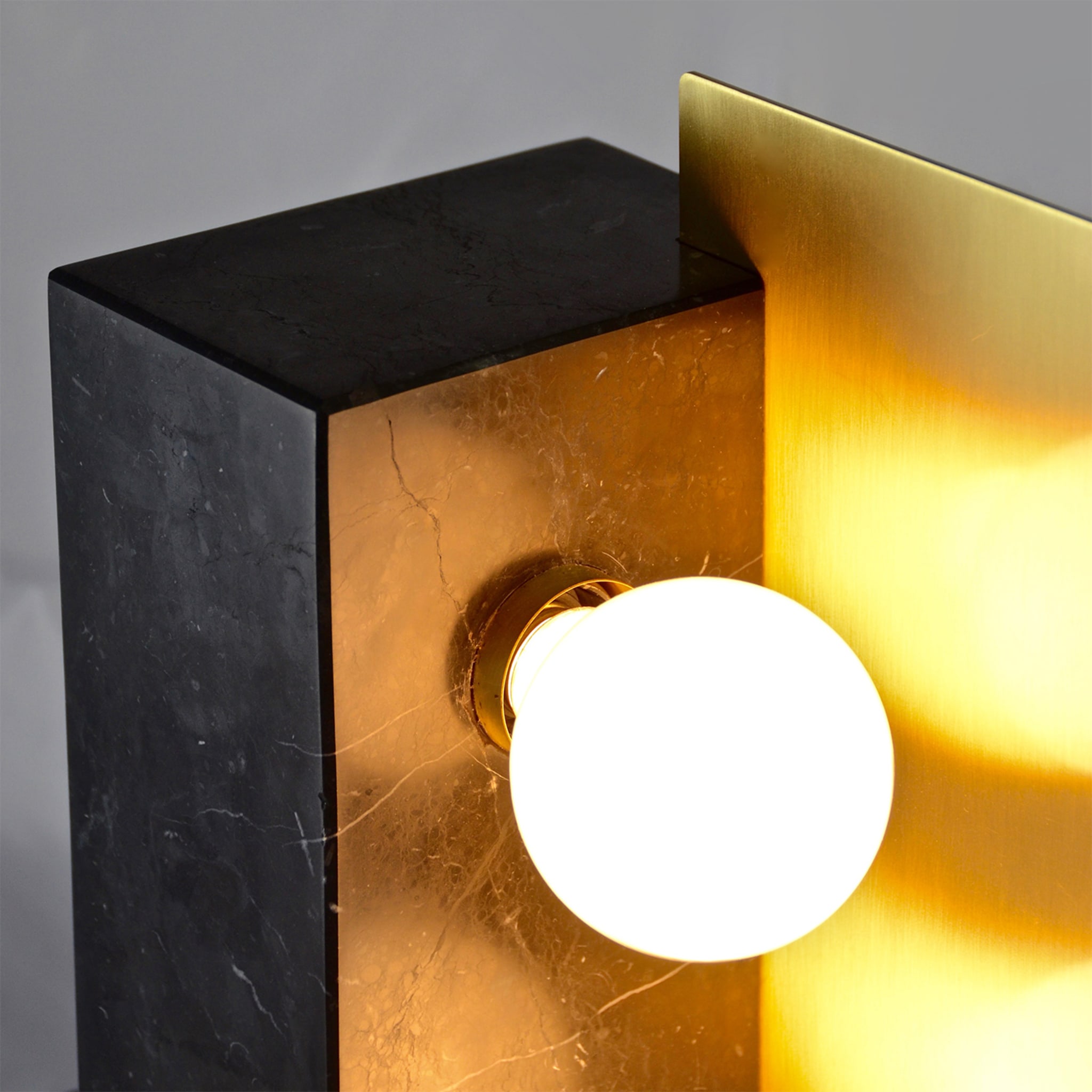 "Cubus" Table Lamp in Satin Marquinha Marble and Satin Brass - Alternative view 3