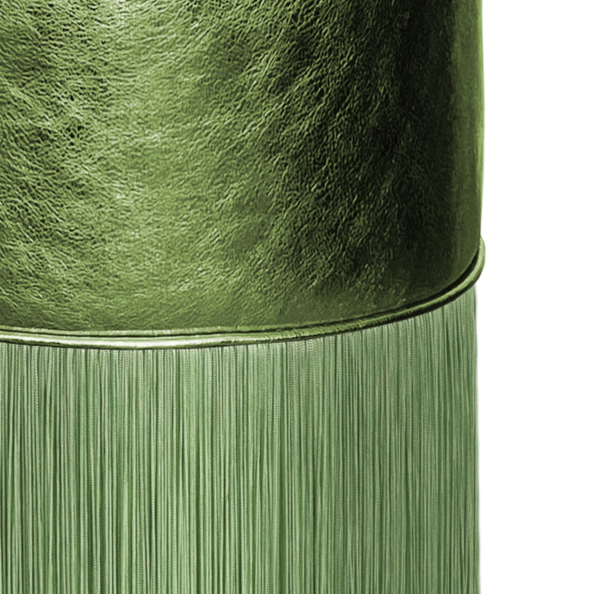 Pouf en cuir métallisé vert brillant de Lorenza Bozzoli - Vue alternative 1