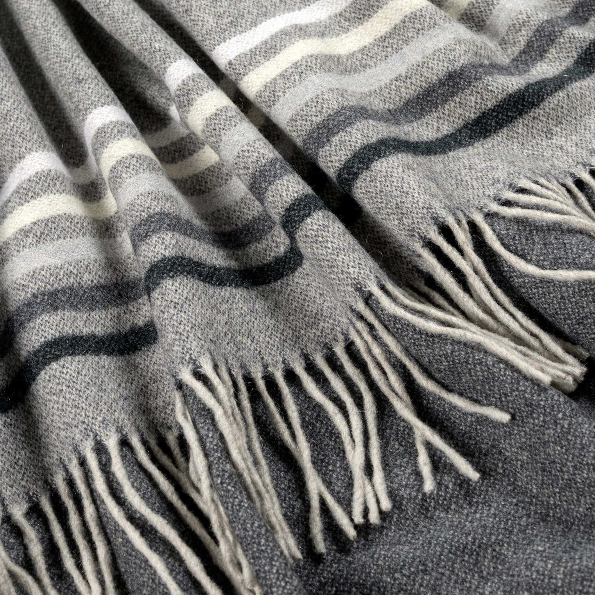 Tailor Gray Small Blanket - Alternative view 3
