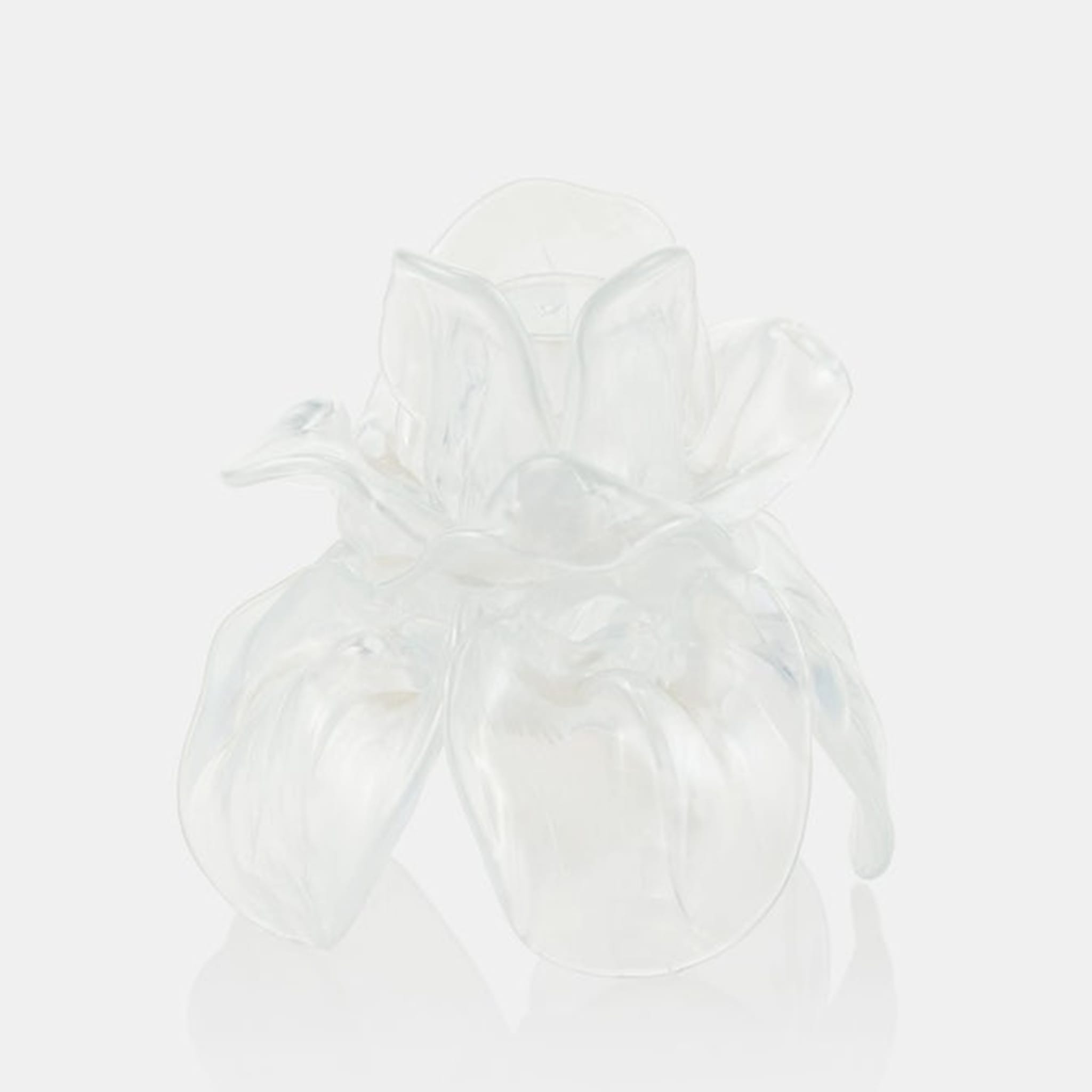 Peony White Multilayered Mouth-Blown Candle Holder  - Alternative view 2