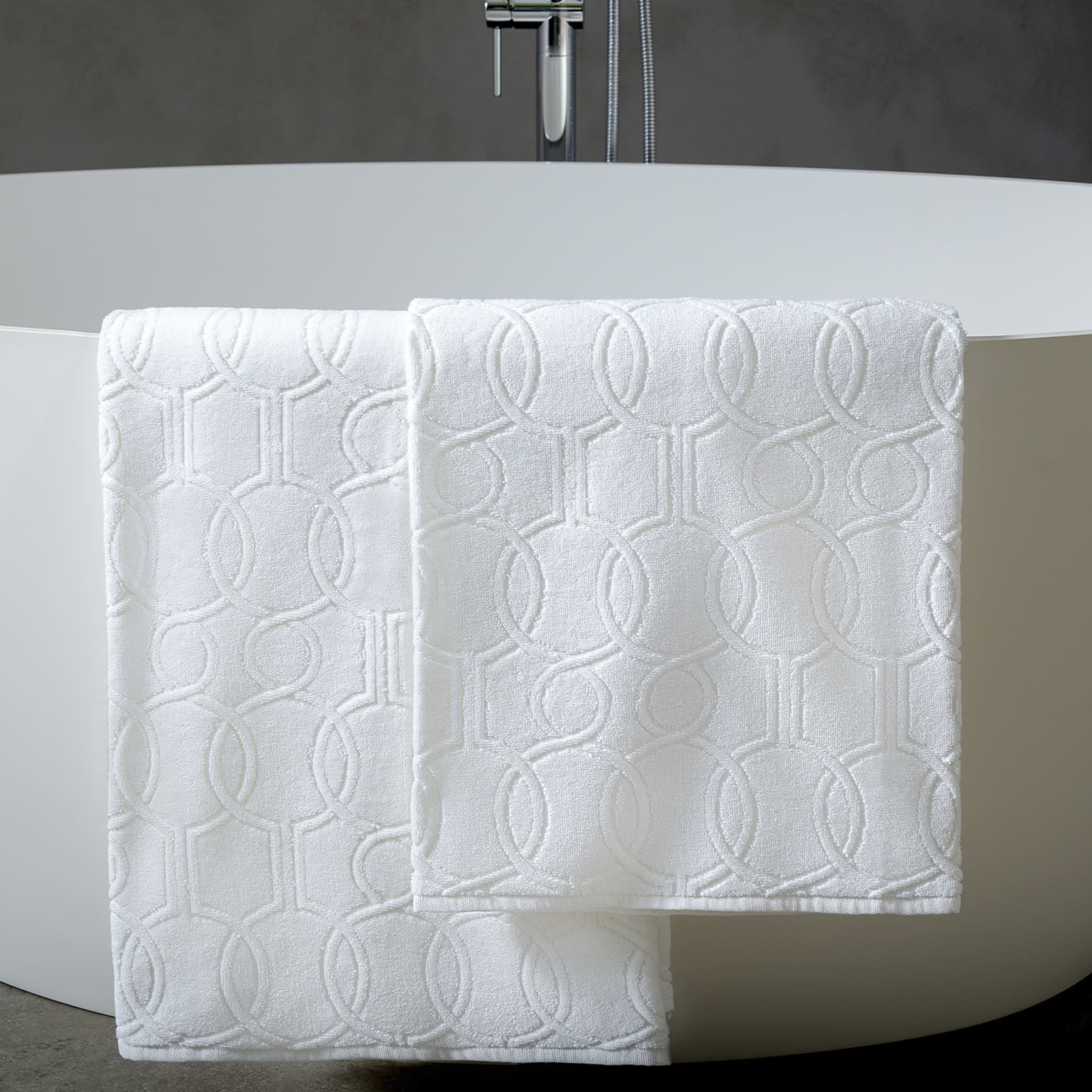 Shangri-La Jacquard White Towel Set - Alternative view 1