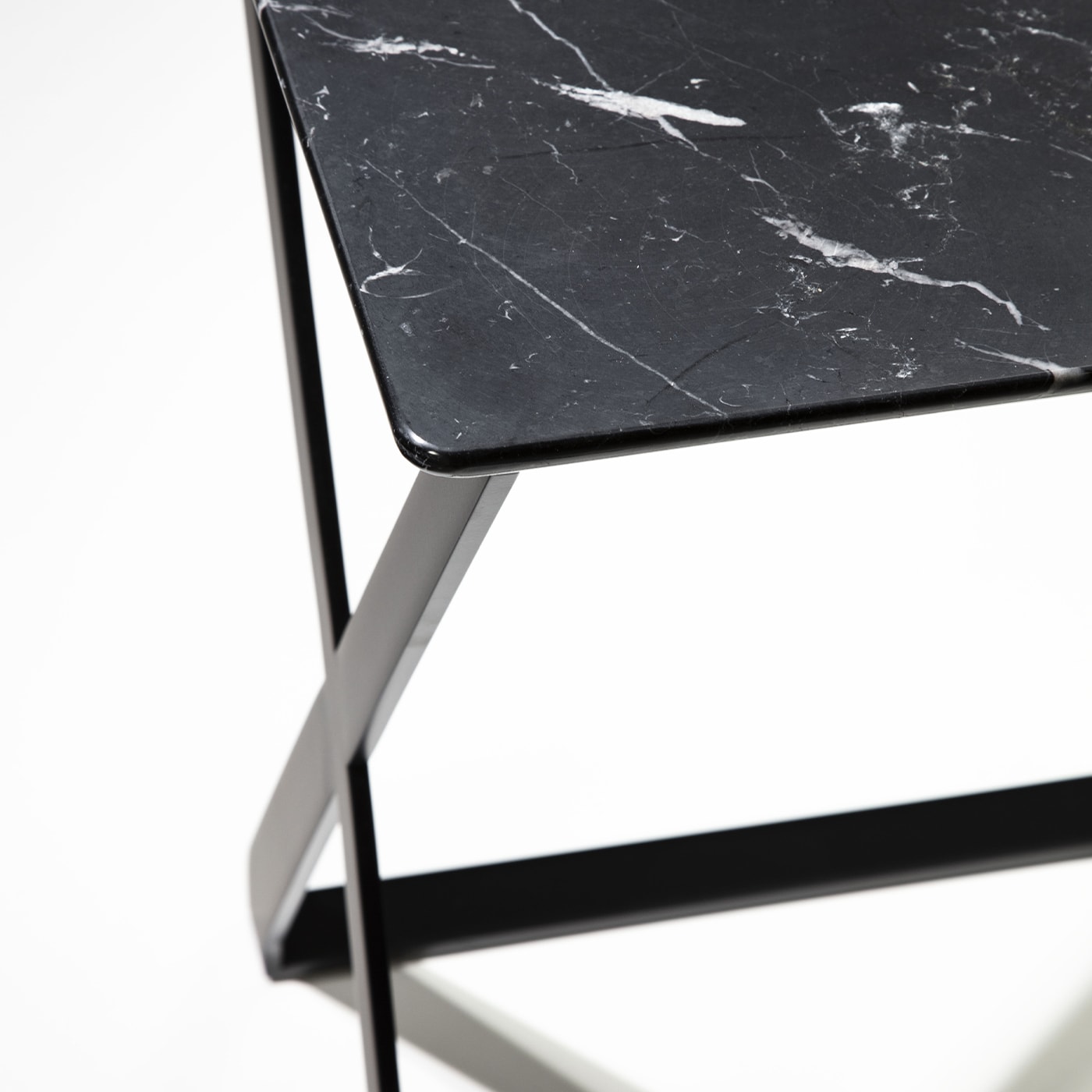 Crossover Marquinia marble side table - Enrico Pellizzoni