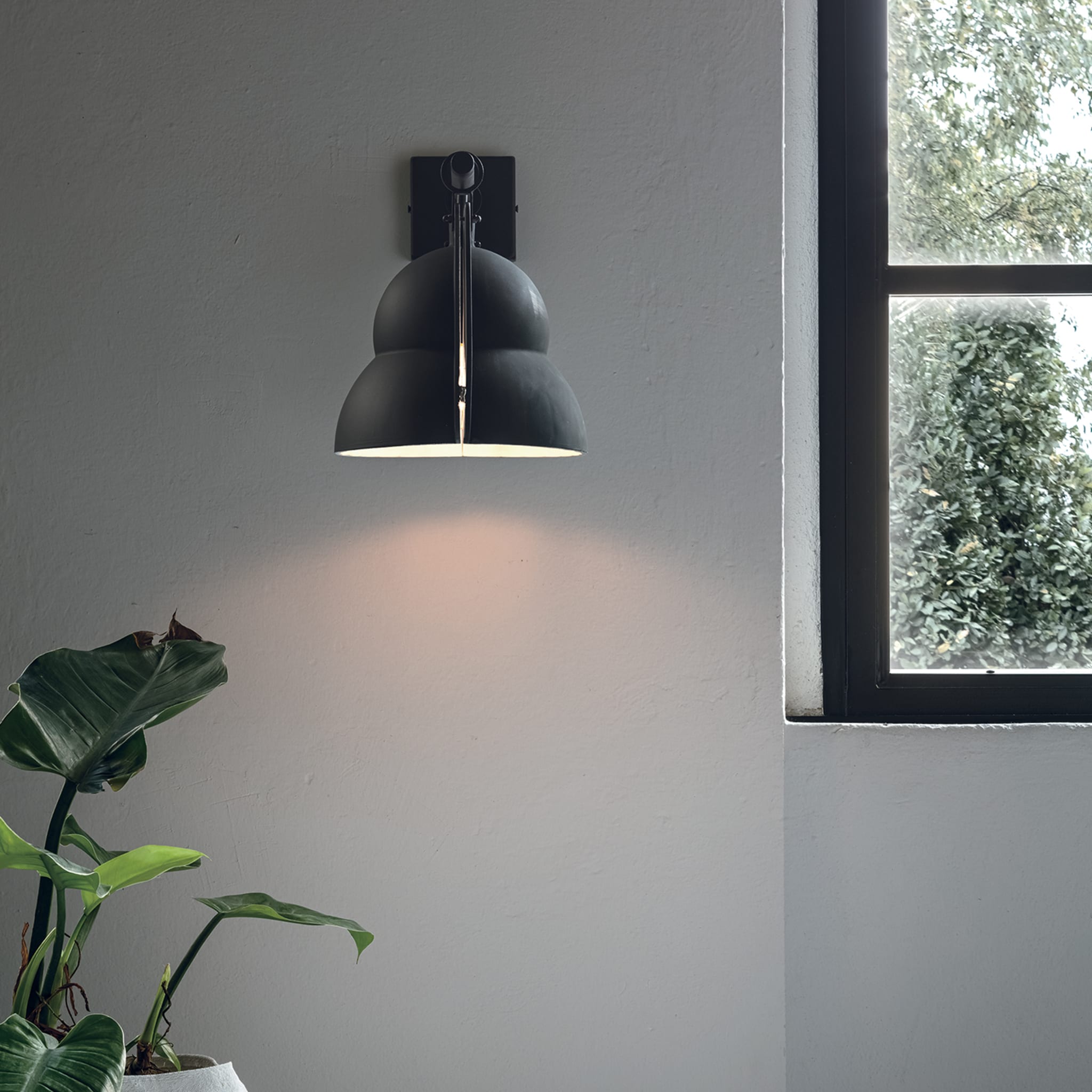 Black Ceramic Street Lamp Arm Wall Lamp - Alternative view 1