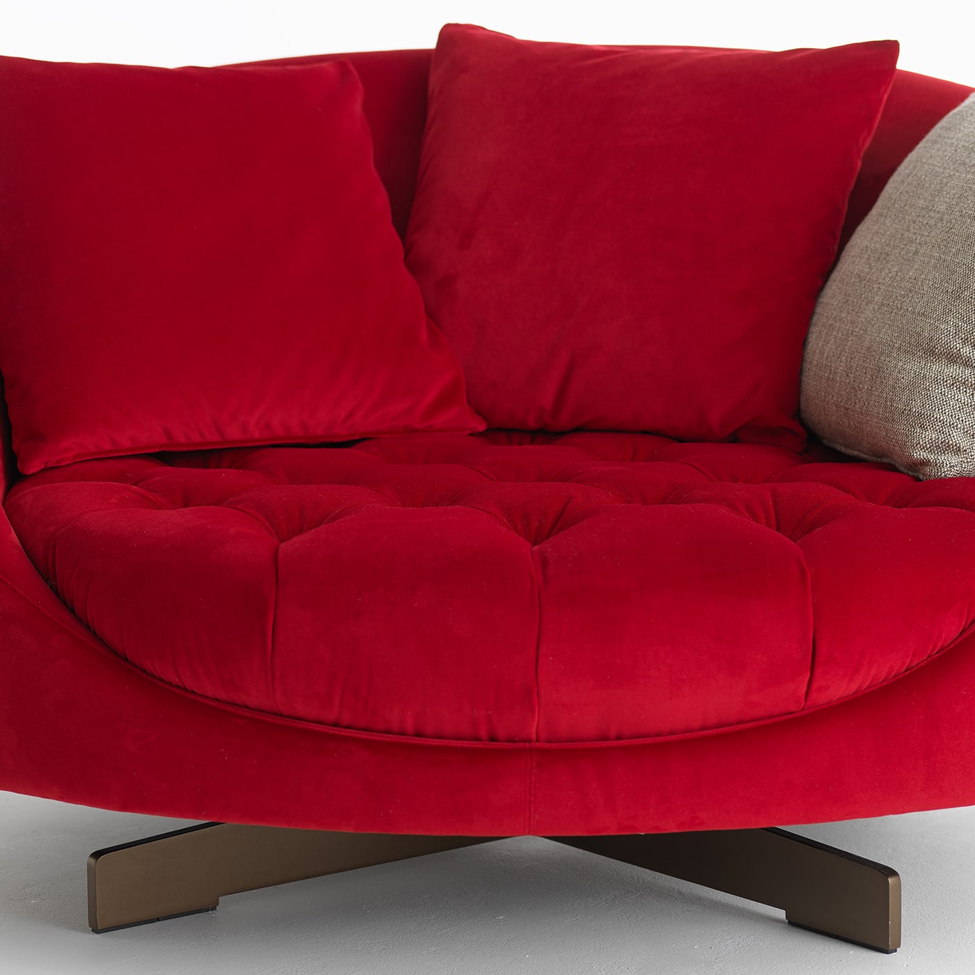 Hill Red sofa by Studio MA Albedo