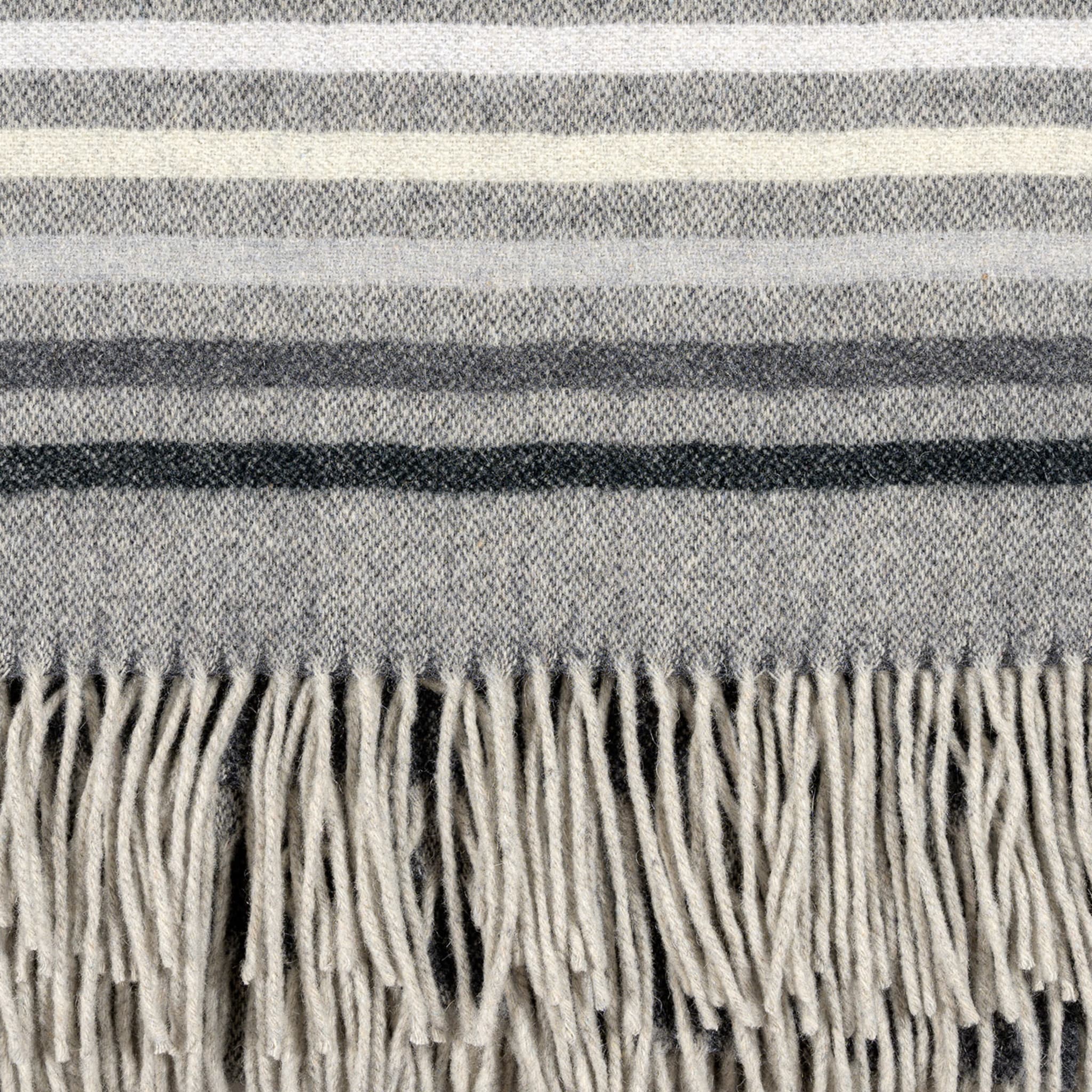 Tailor Gray Small Blanket - Alternative view 1