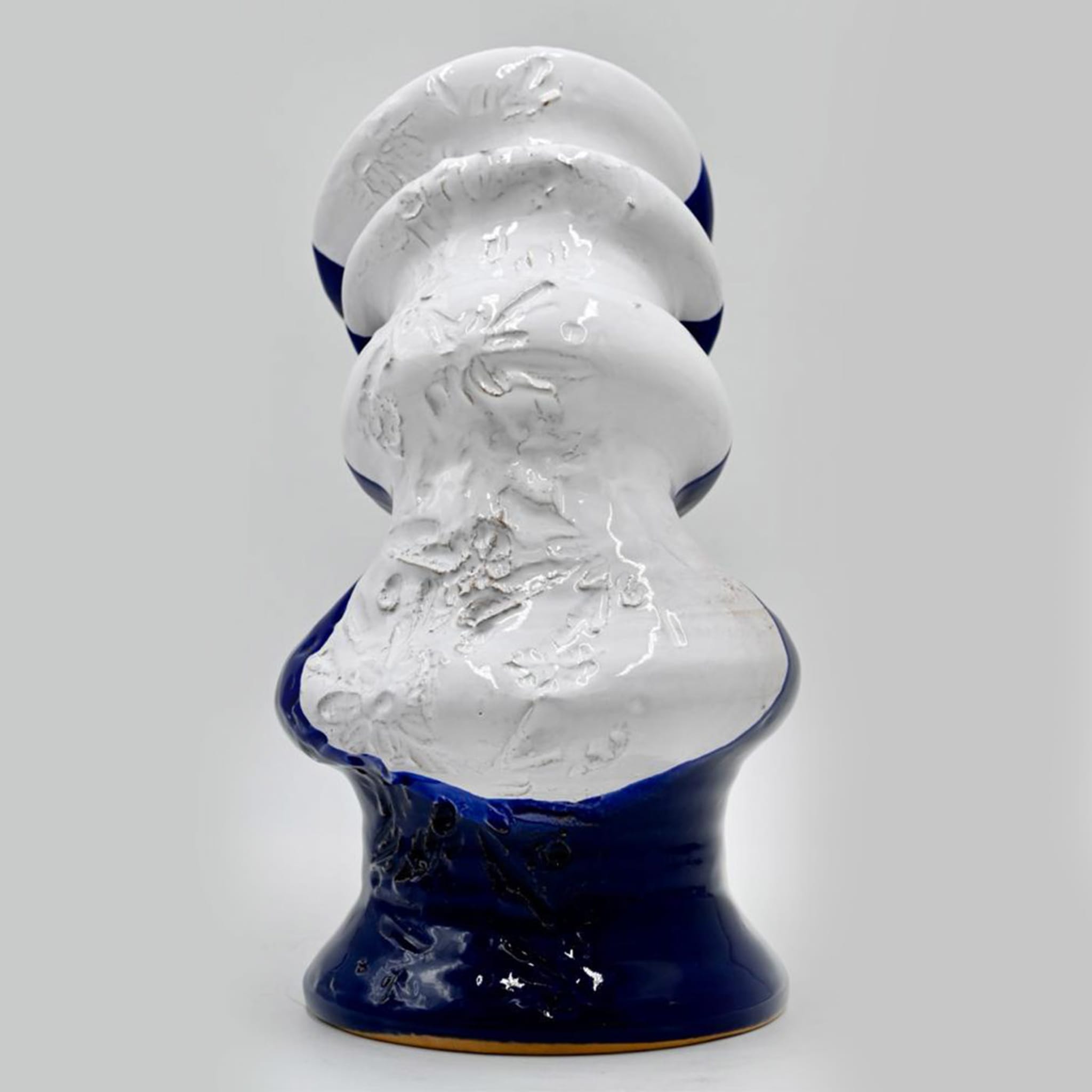 Vaso scultoreo blu e bianco - Vista alternativa 1