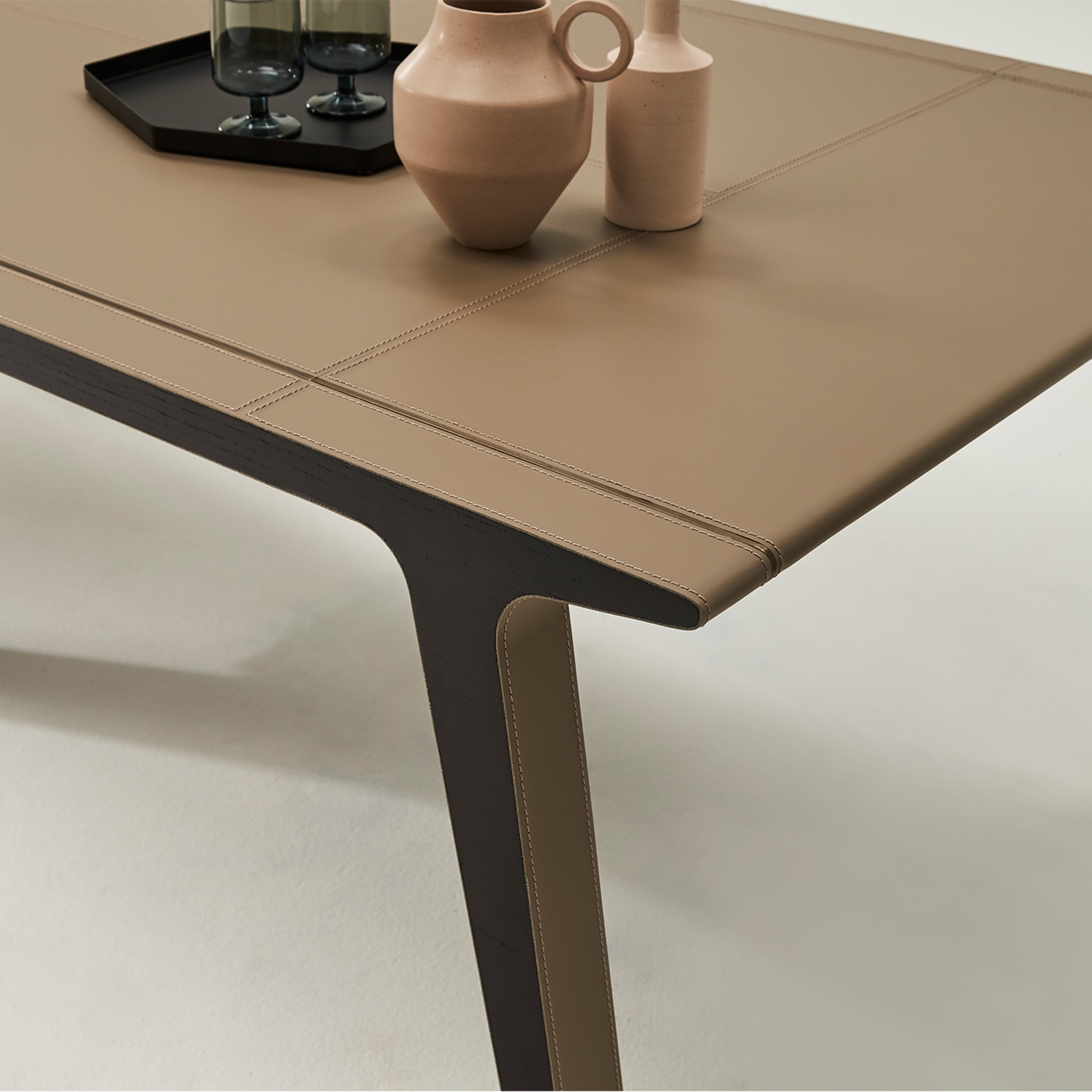 Laicon Taupe & Dark-Durmast Table by Nicola Romanelli - Alternative view 1