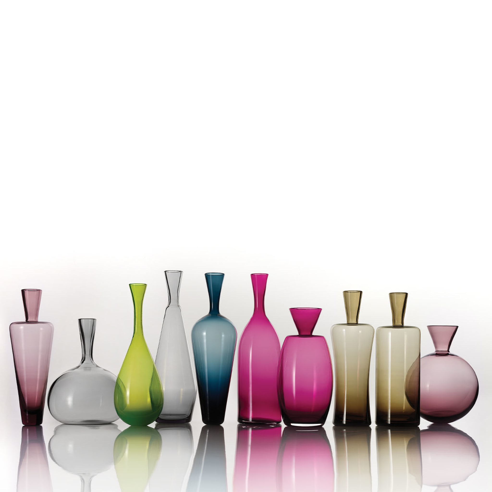 Morandi N.11 Rubinrote dekorative Flasche - Alternative Ansicht 1