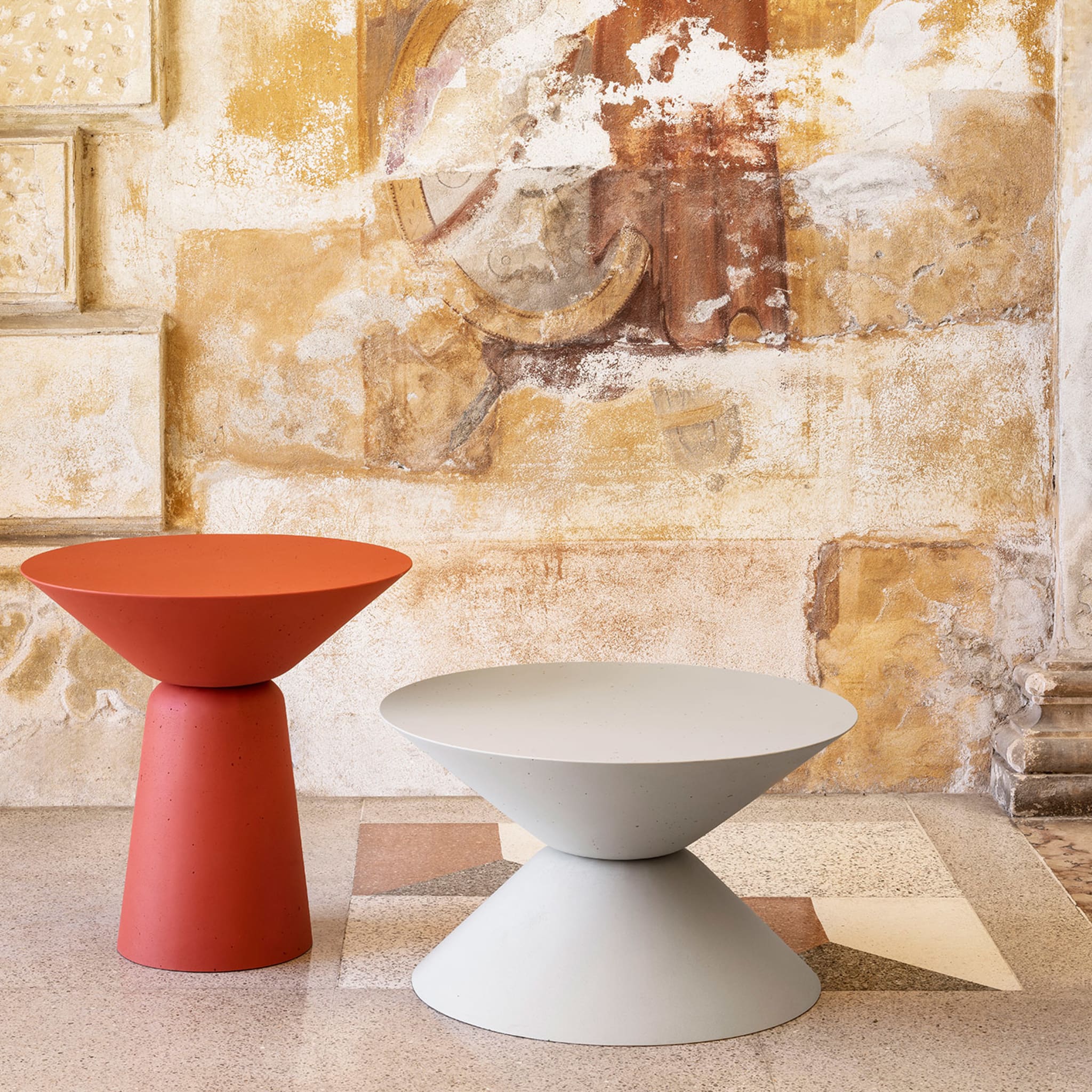 Murano Side Table by Omri Revesz - Alternative view 3