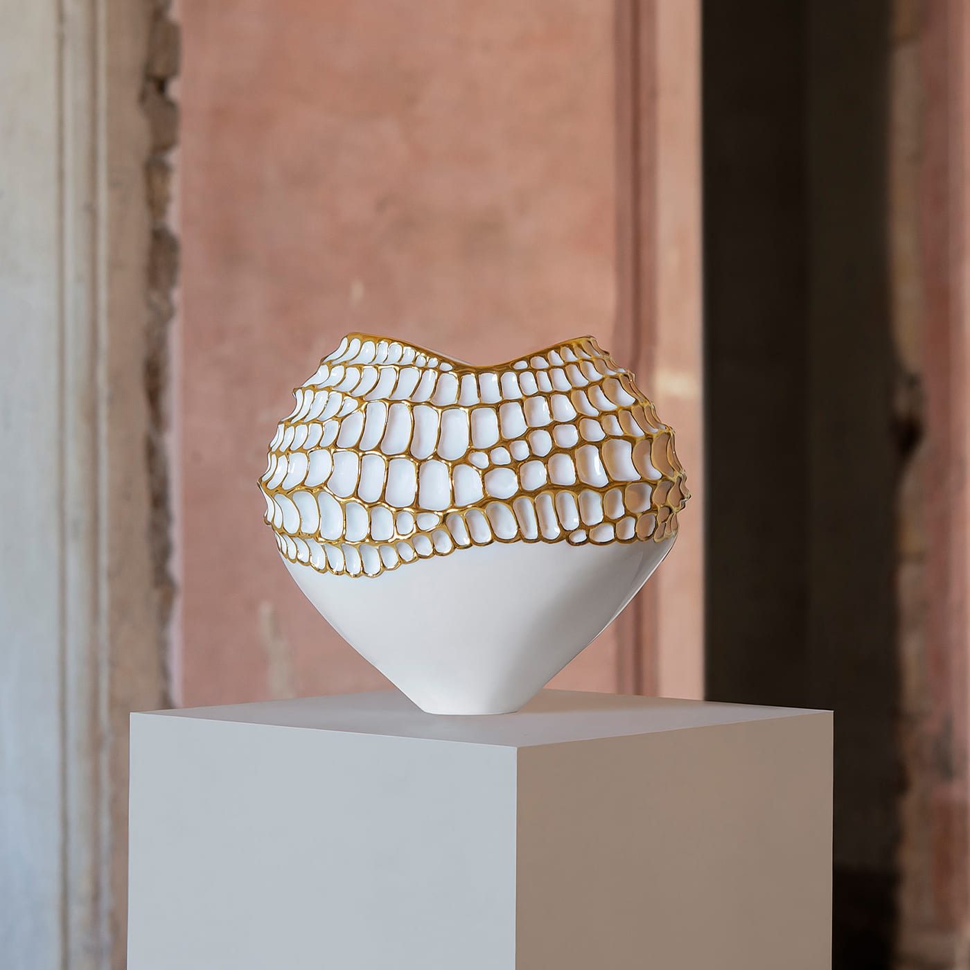 White and Gold Sporos Vase - Fos Ceramiche