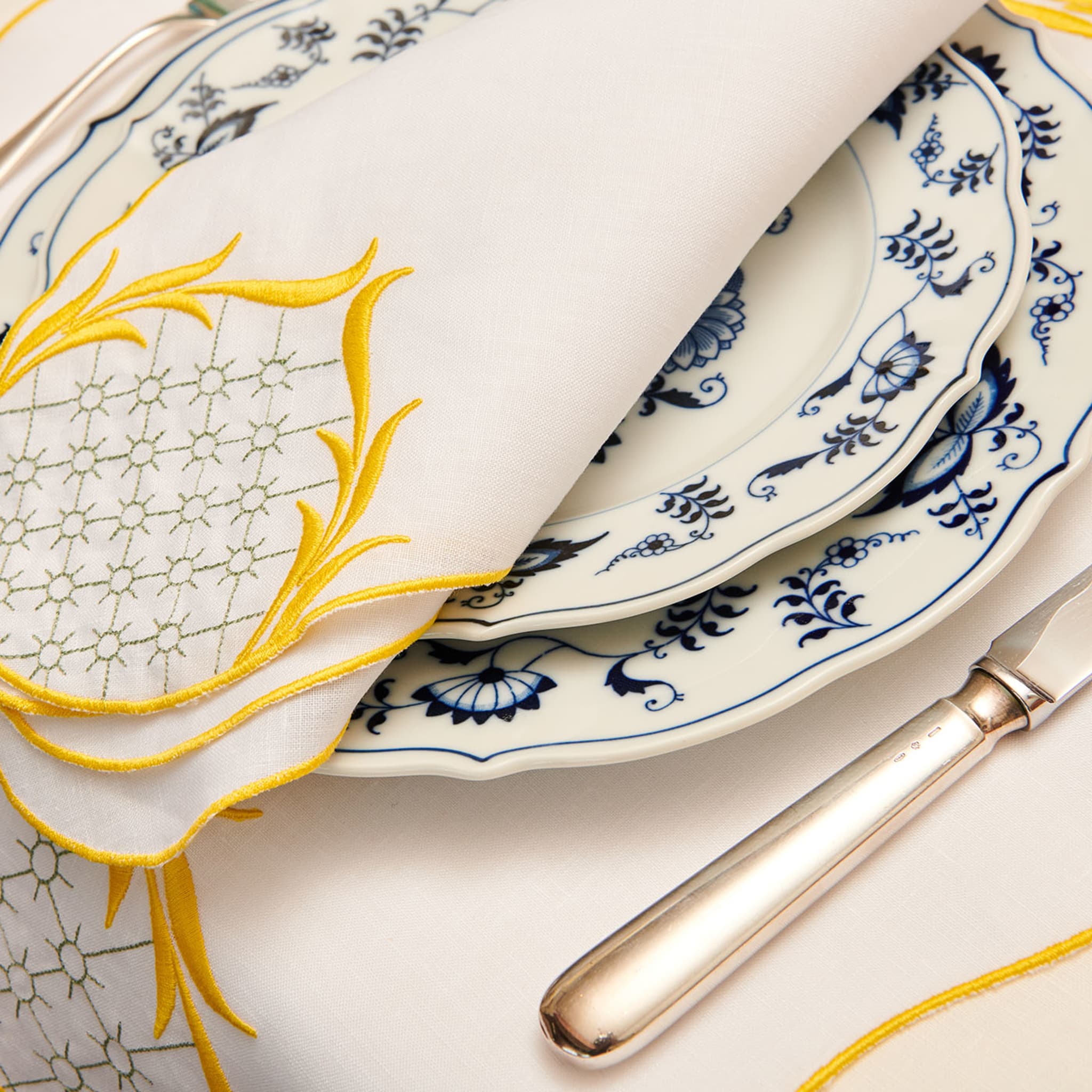 Ananas White and Yellow Dede Place Setting - Alternative view 1
