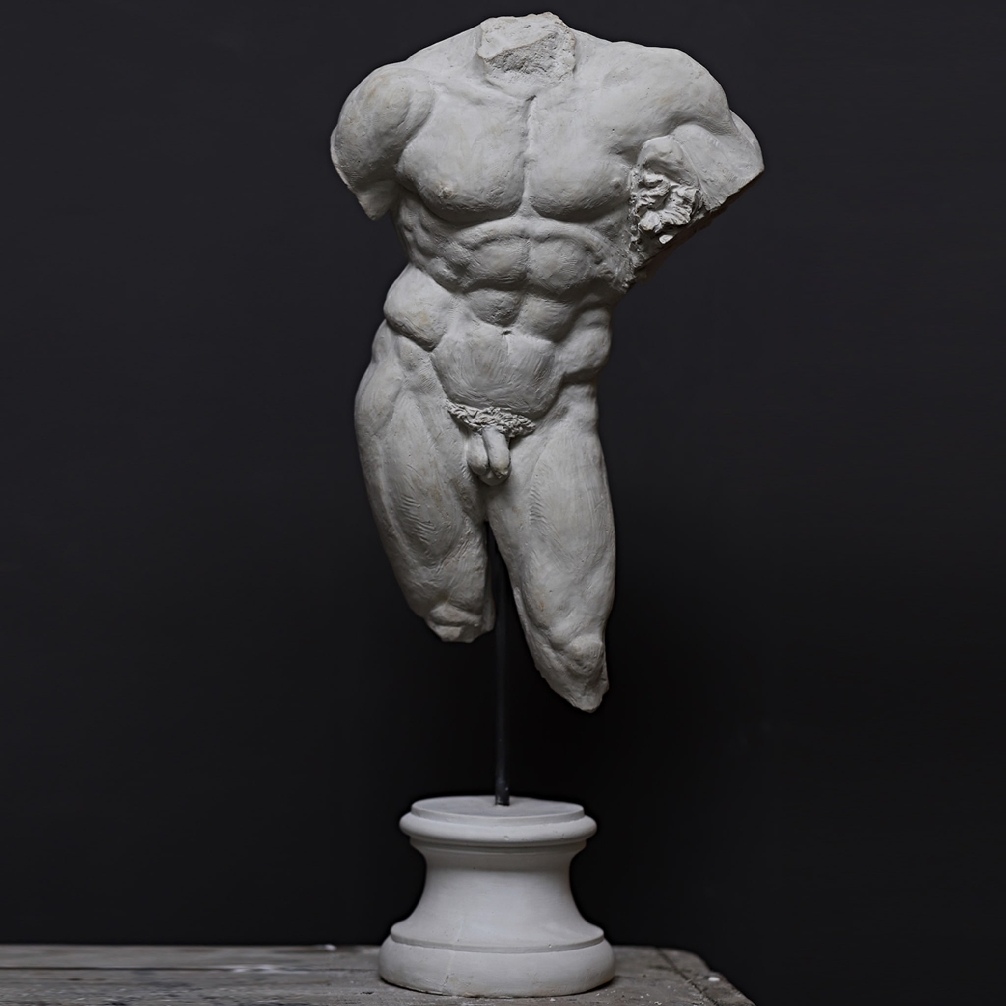 Hercules Farnese Sculpture - Alternative view 4