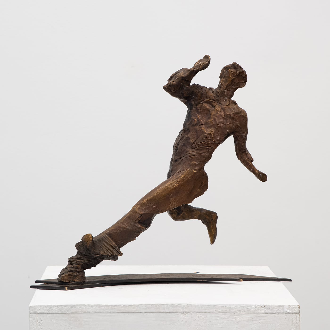 Runner sculpture  - Stella Battaglia