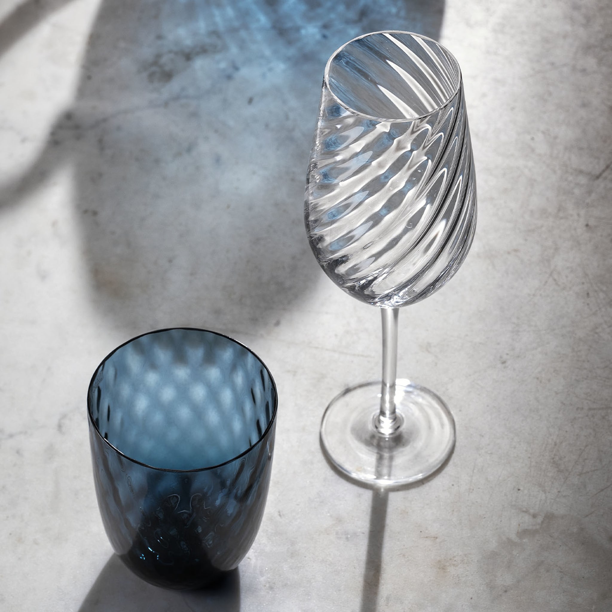 Tolomeo Ottico Torsé Transparent White Wine Glass - Alternative view 2