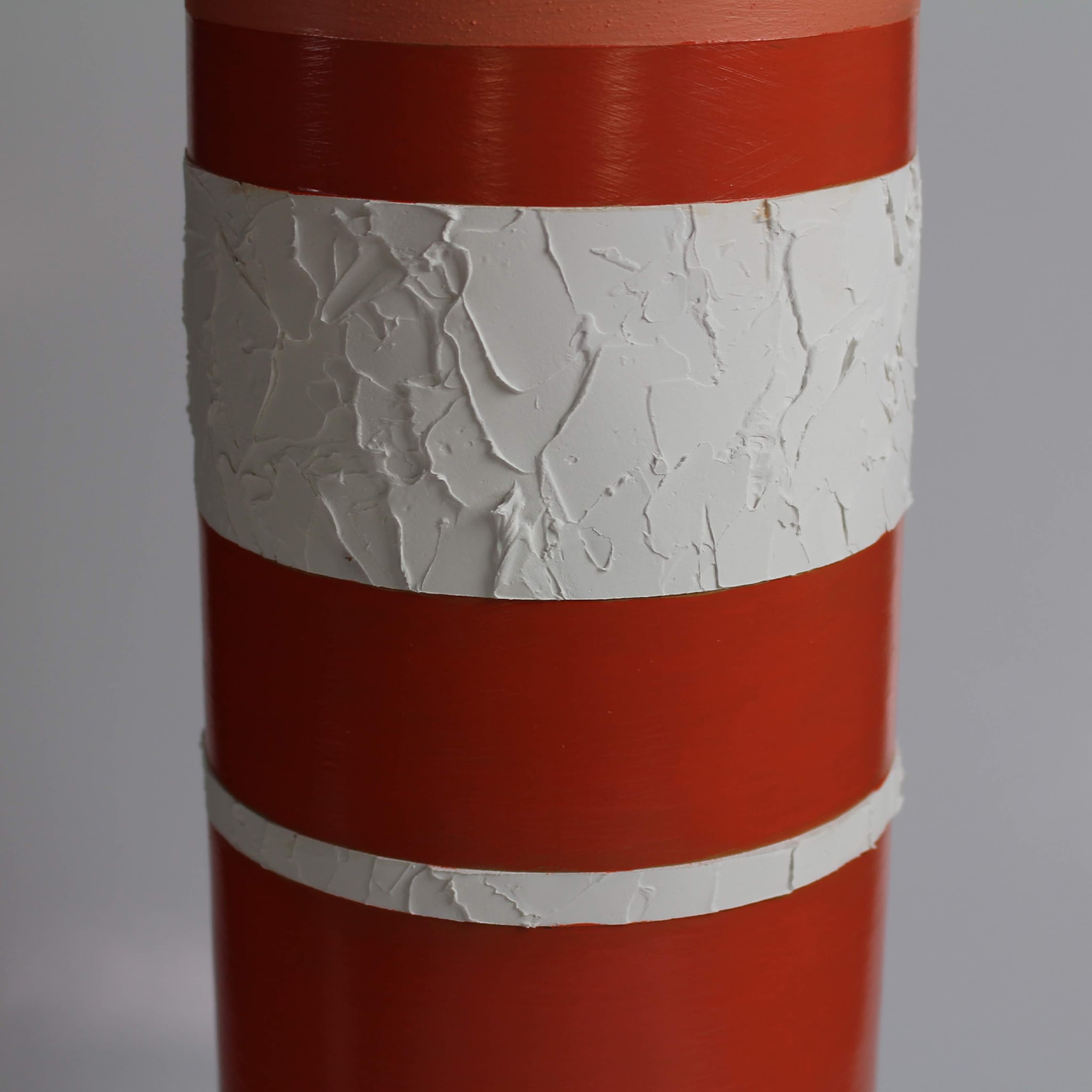 Vase rouge et blanc 24 par Mascia Meccani - Vue alternative 2
